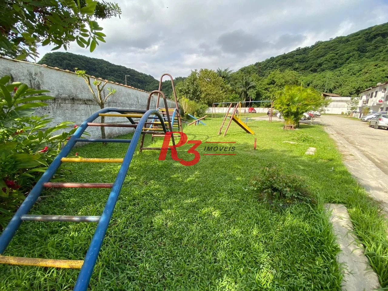 Casa com 3 dormitórios à venda, 90 m² por R$ 320.000,00 - Vila São Jorge - Santos/SP