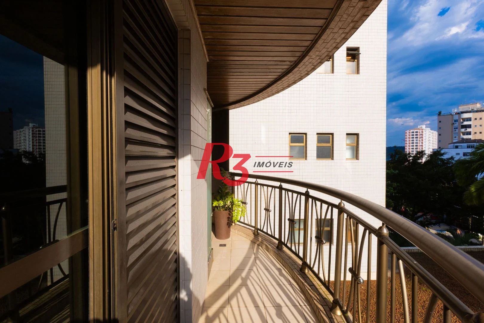 Apartamento com 2 dormitórios à venda, 124 m² por R$ 1.050.000,00 - Ponta da Praia - Santos/SP