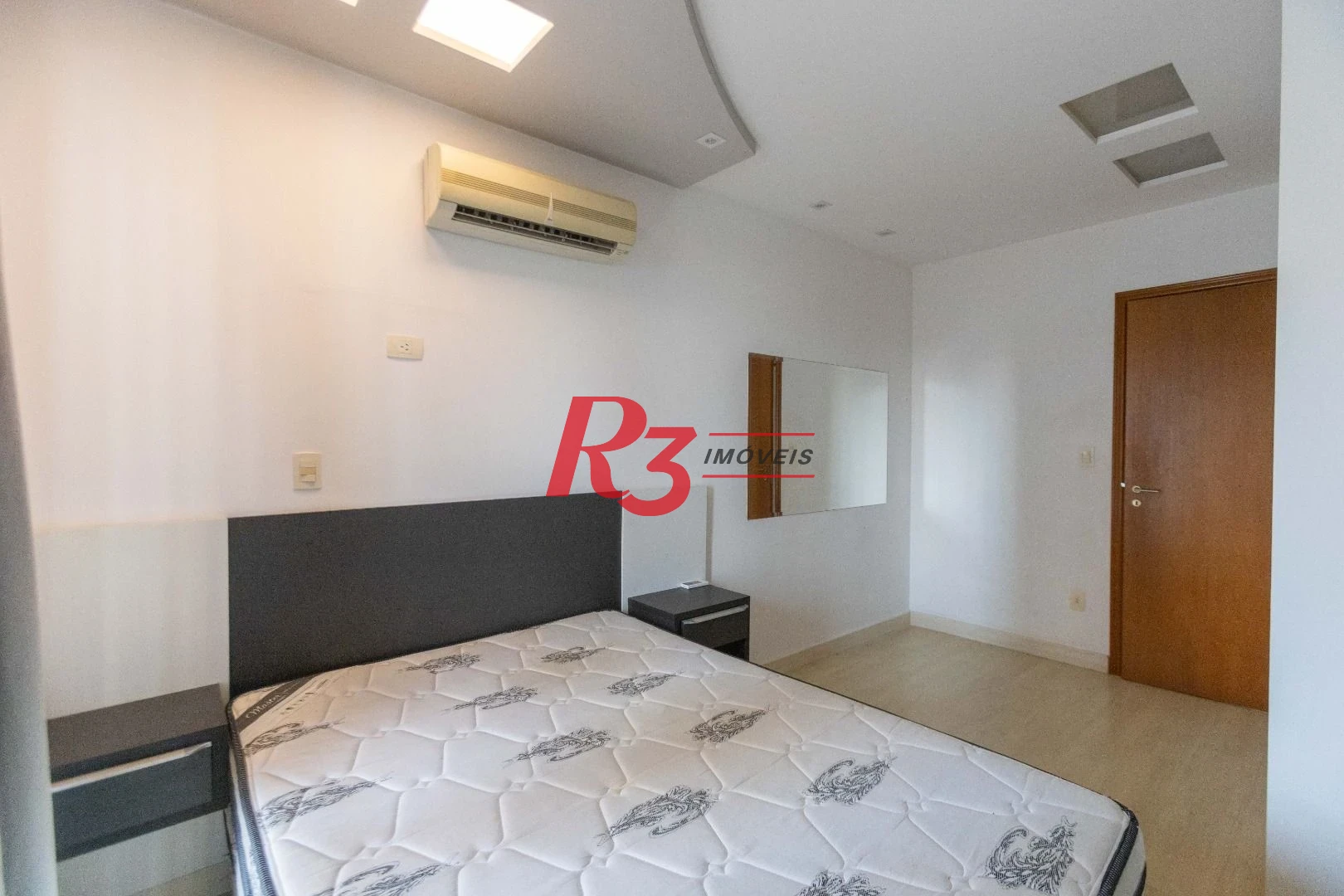 Apartamento com 2 dormitórios à venda, 124 m² por R$ 1.050.000,00 - Ponta da Praia - Santos/SP