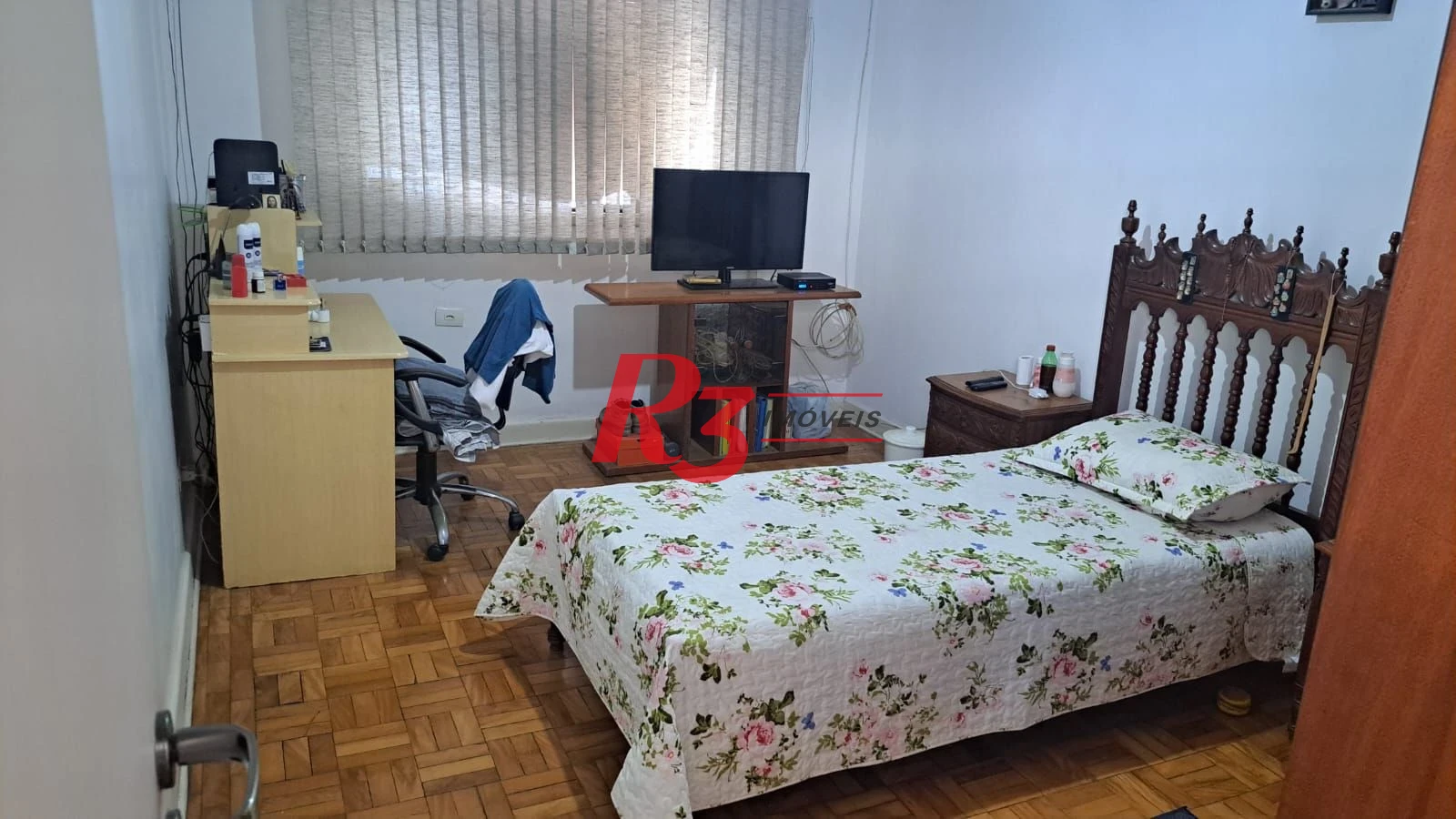 Casa Sobreposta Alta na Ponta da Praia – Espaço, Conforto e Excelente Localização