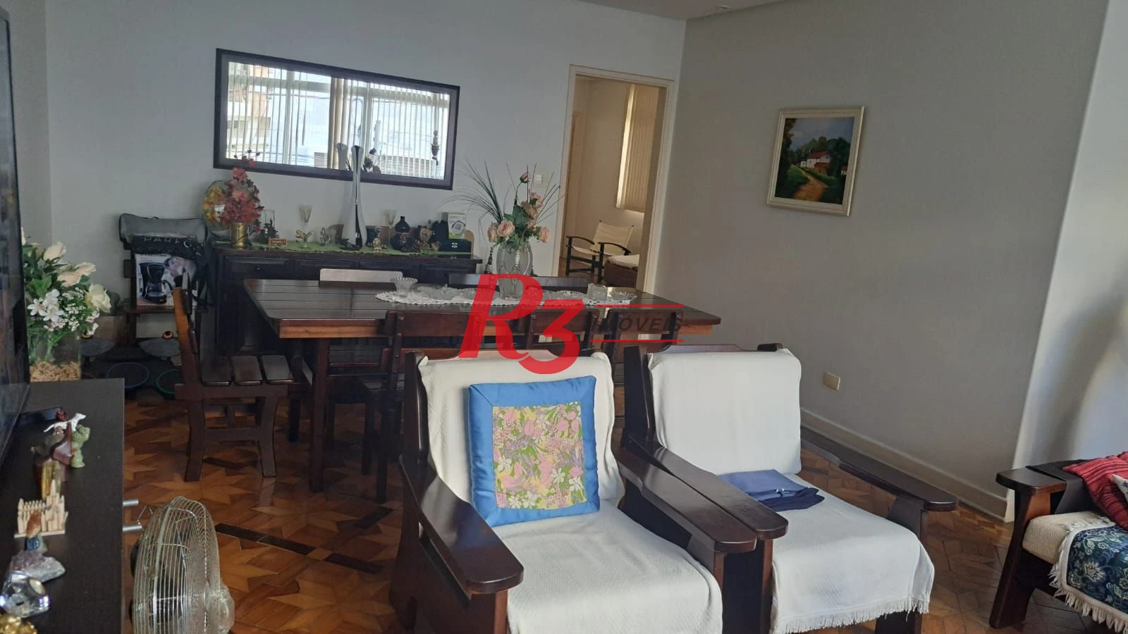 Casa Sobreposta Alta na Ponta da Praia – Espaço, Conforto e Excelente Localização