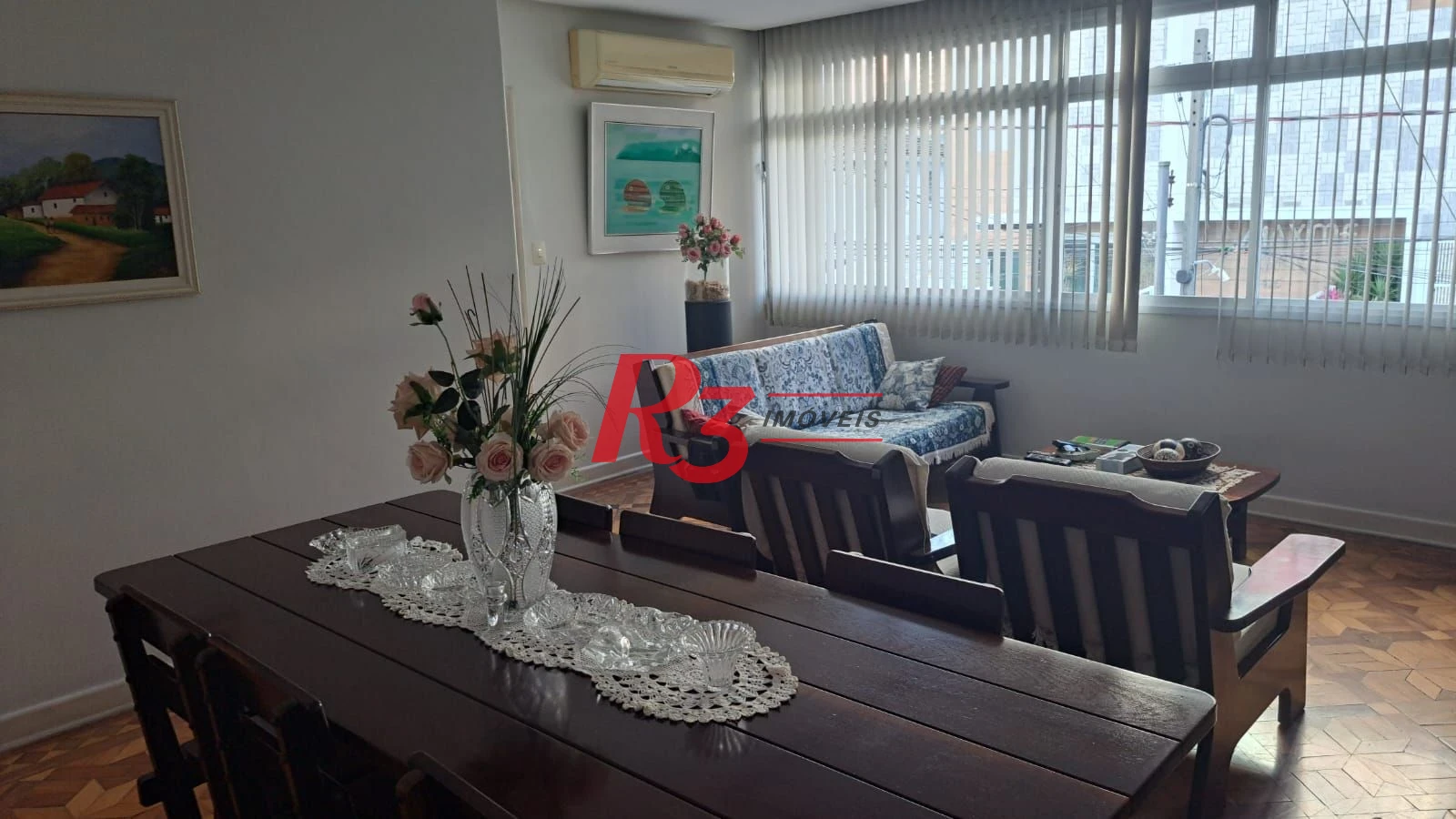 Casa Sobreposta Alta na Ponta da Praia – Espaço, Conforto e Excelente Localização