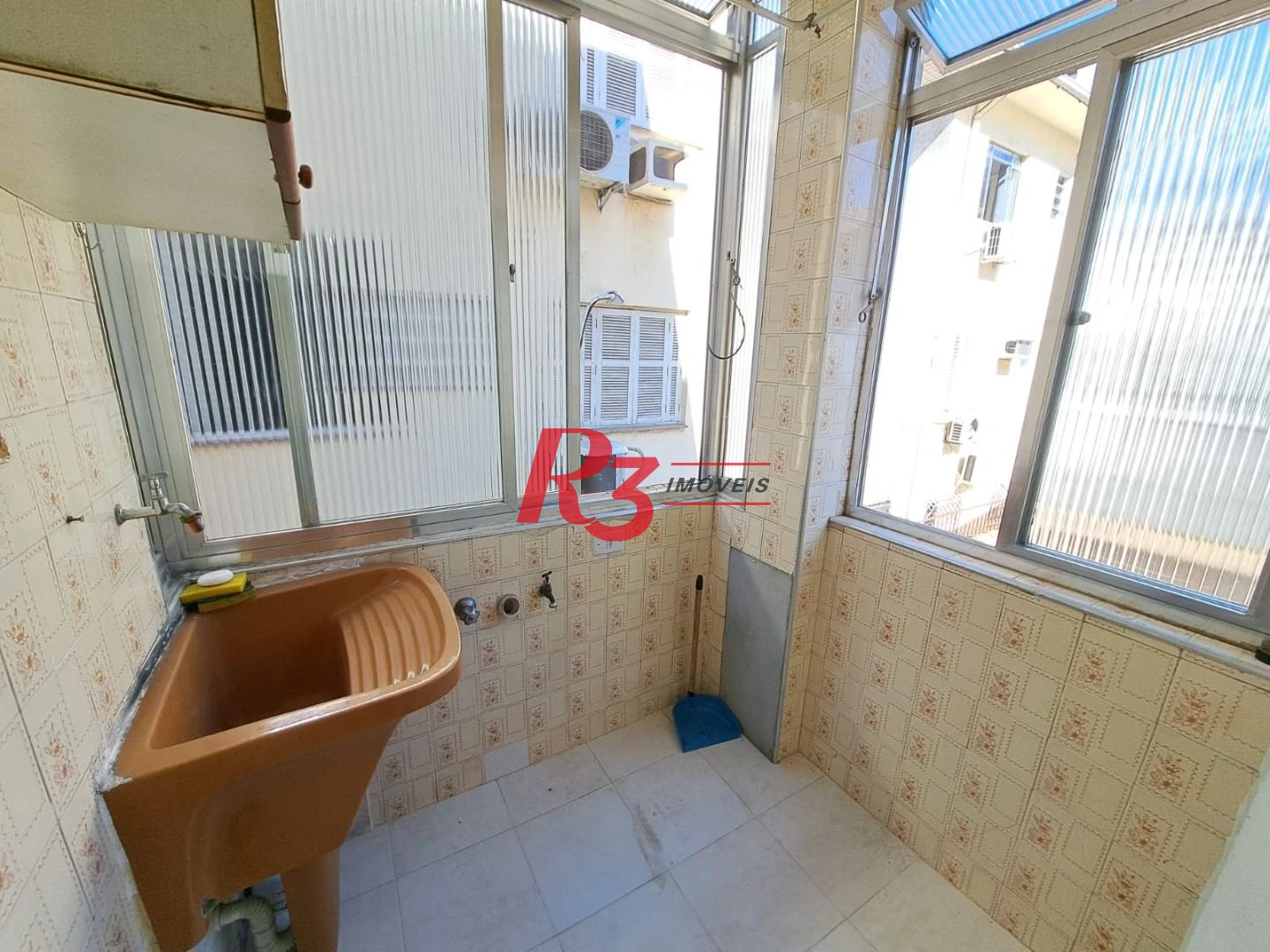 Apartamento com 2 dormitórios à venda, 65 m² por R$ 400.000,00 - Boqueirão - Santos/SP