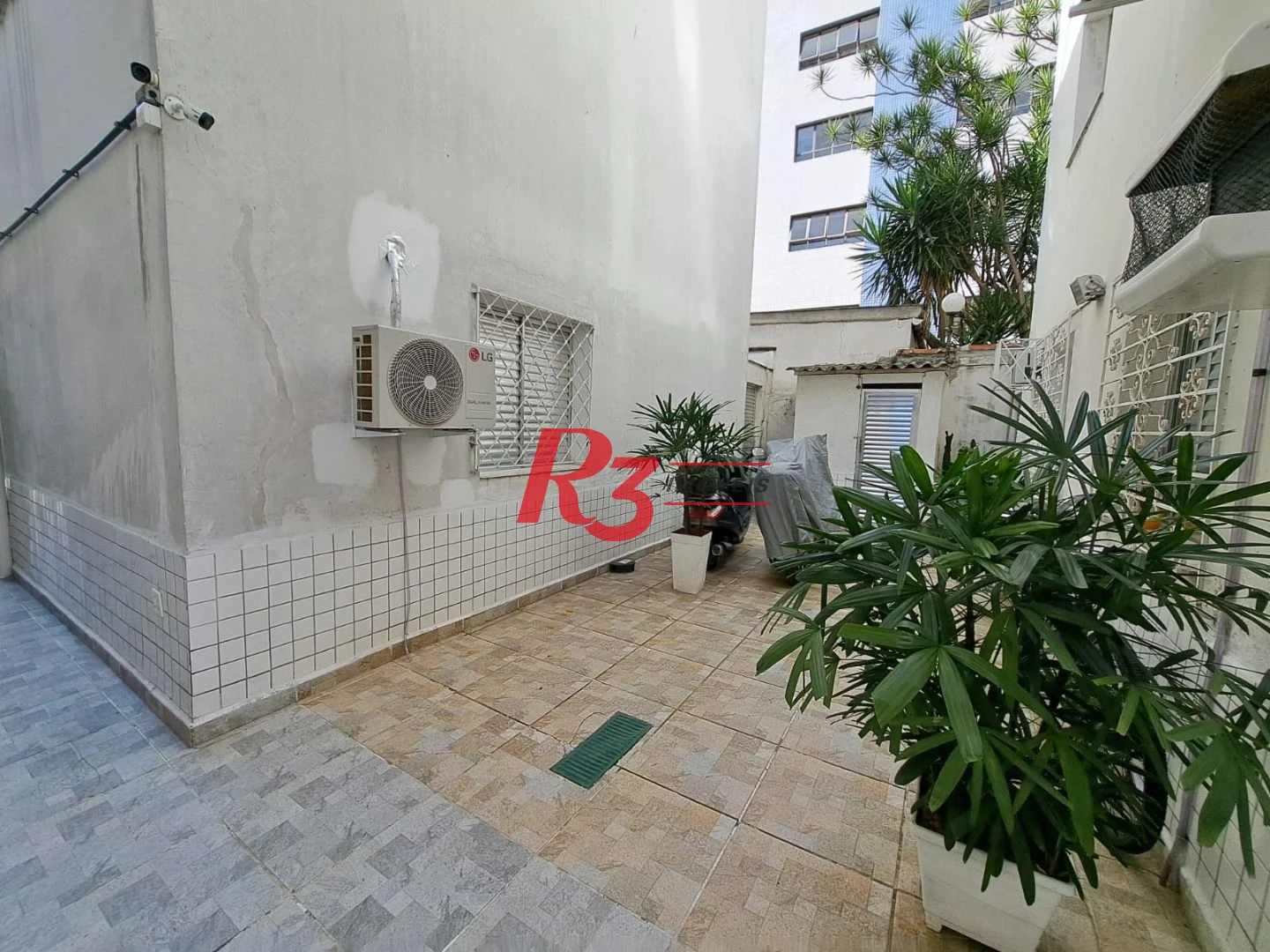 Apartamento térreo com 3 dormitórios à venda, 80 m² por R$ 575.000 - Boqueirão - Santos/SP