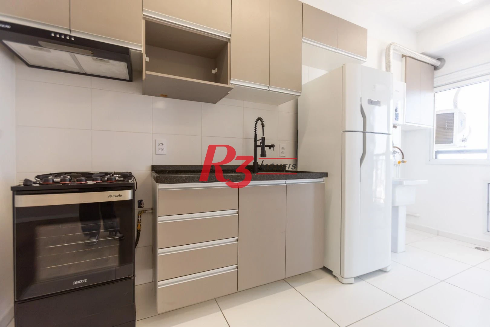 Apartamento com 2 dormitórios para alugar, 64 m² por R$ 4.200,00/mês - Marapé - Santos/SP