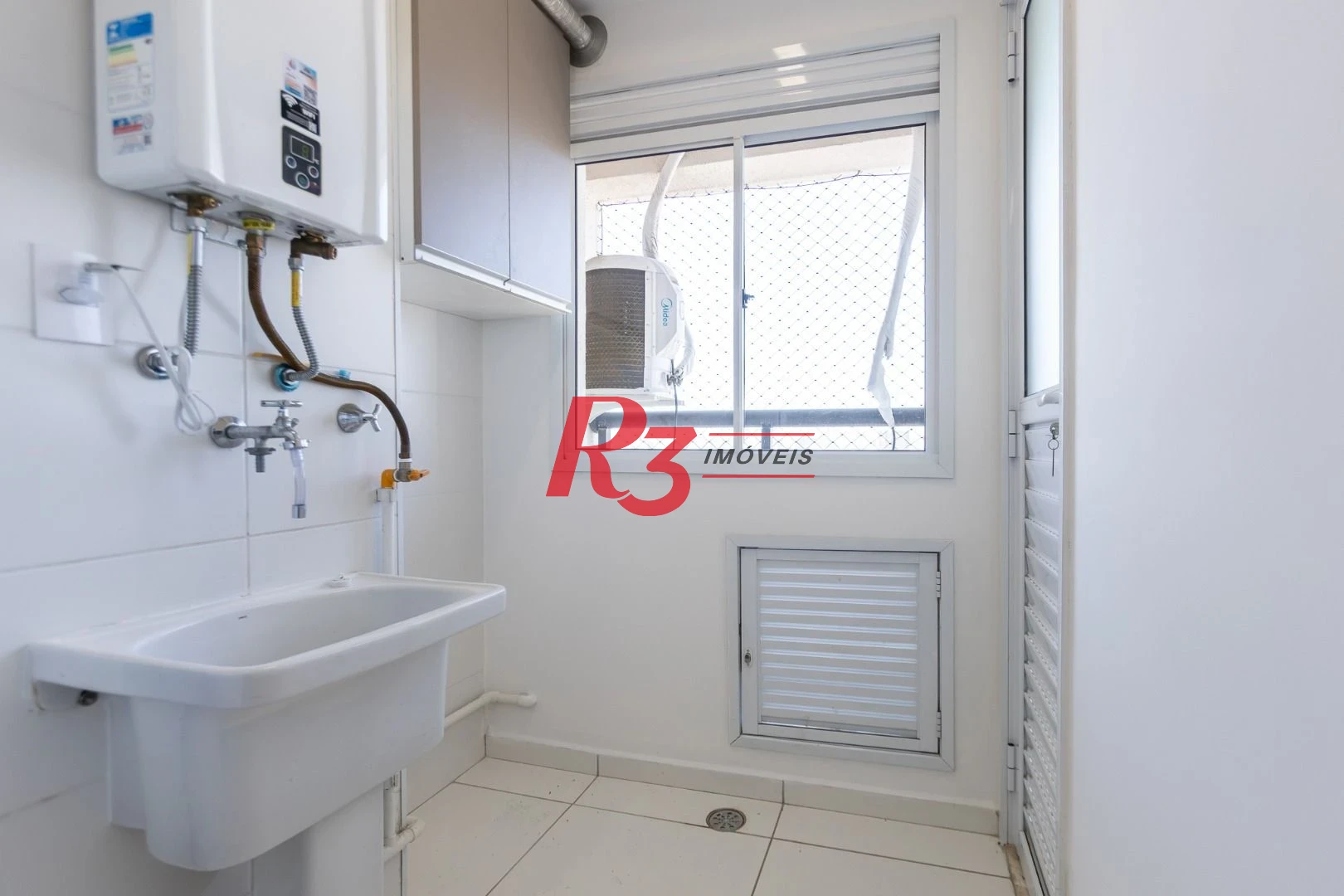 Apartamento com 2 dormitórios para alugar, 64 m² por R$ 4.200,00/mês - Marapé - Santos/SP