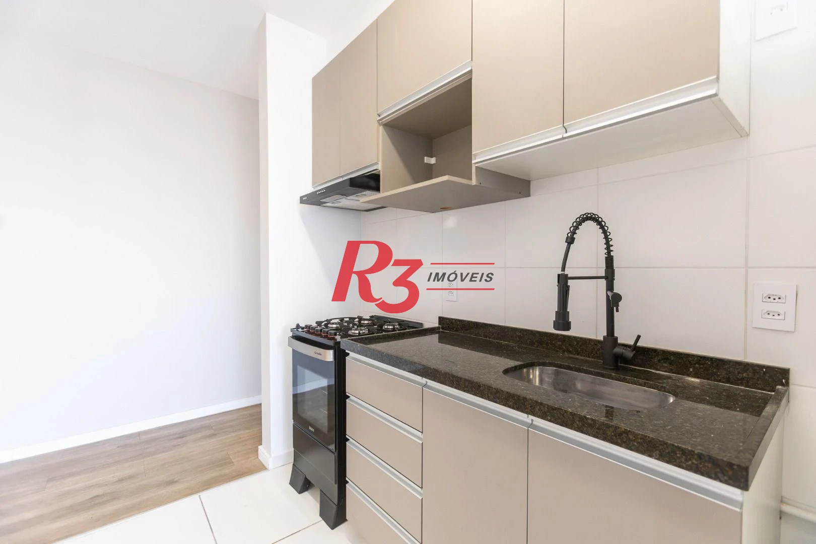 Apartamento com 2 dormitórios para alugar, 64 m² por R$ 4.200,00/mês - Marapé - Santos/SP