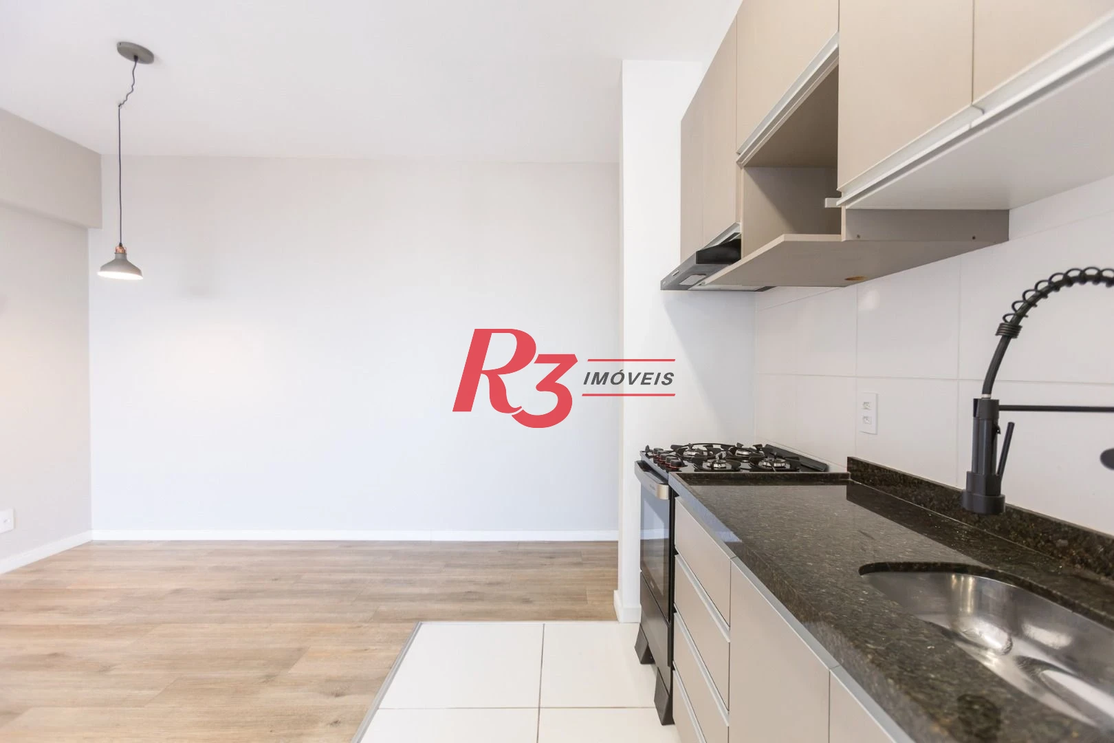 Apartamento com 2 dormitórios para alugar, 64 m² por R$ 4.200,00/mês - Marapé - Santos/SP