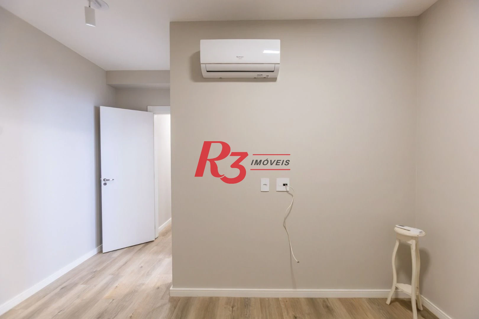 Apartamento com 2 dormitórios para alugar, 64 m² por R$ 4.200,00/mês - Marapé - Santos/SP