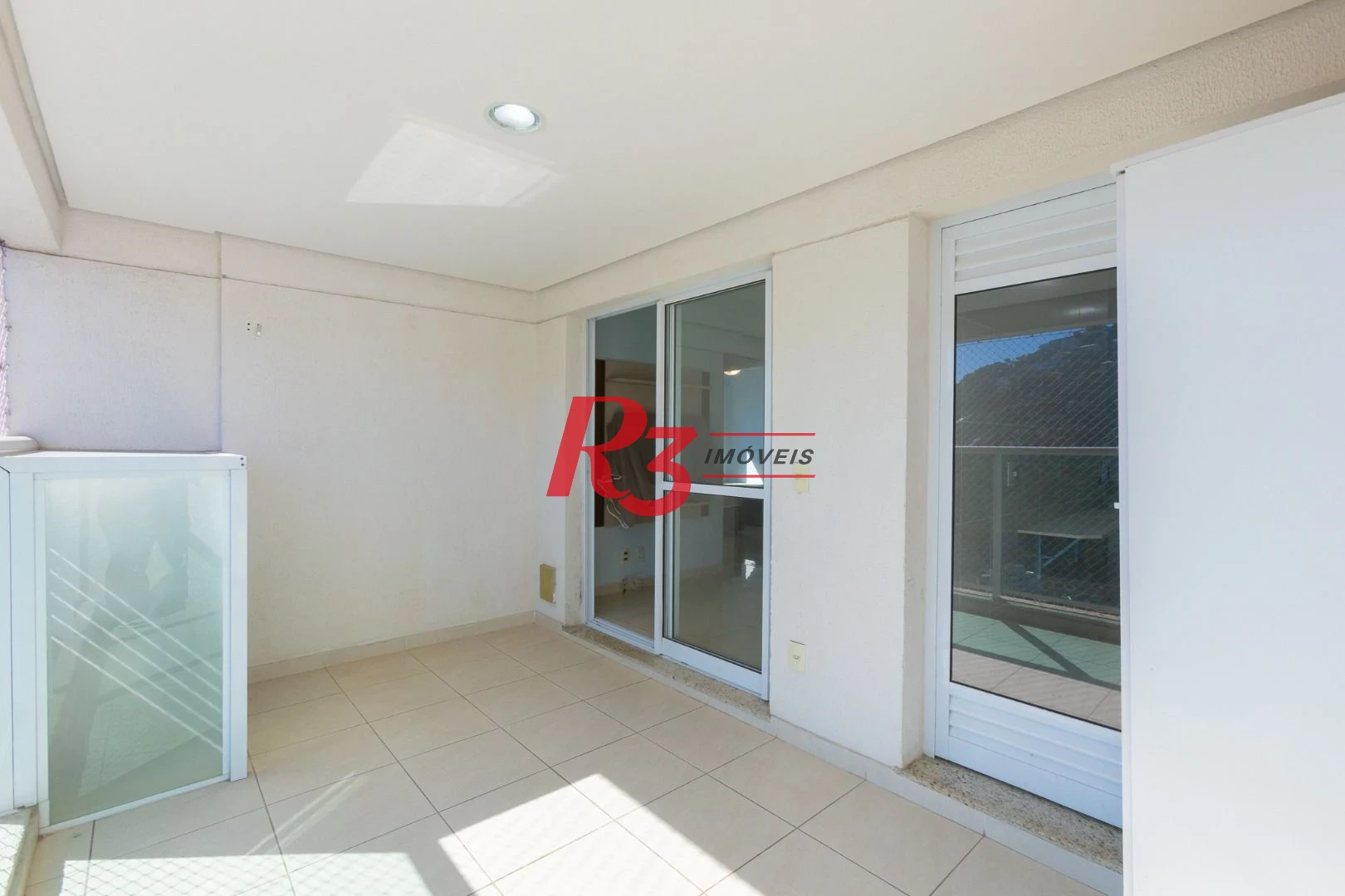 Apartamento com 2 dormitórios à venda, 66 m² por R$ 695.000,00 - José Menino - Santos/SP