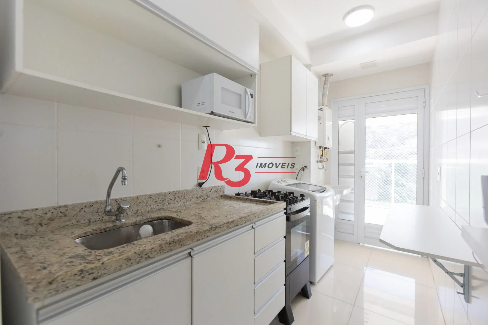 Apartamento com 2 dormitórios à venda, 66 m² por R$ 695.000,00 - José Menino - Santos/SP