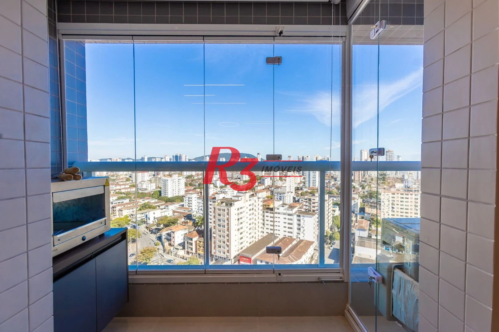 Apartamento com 2 dormitórios para alugar, 56 m² por R$ 4.800,02/mês - Macuco - Santos/SP