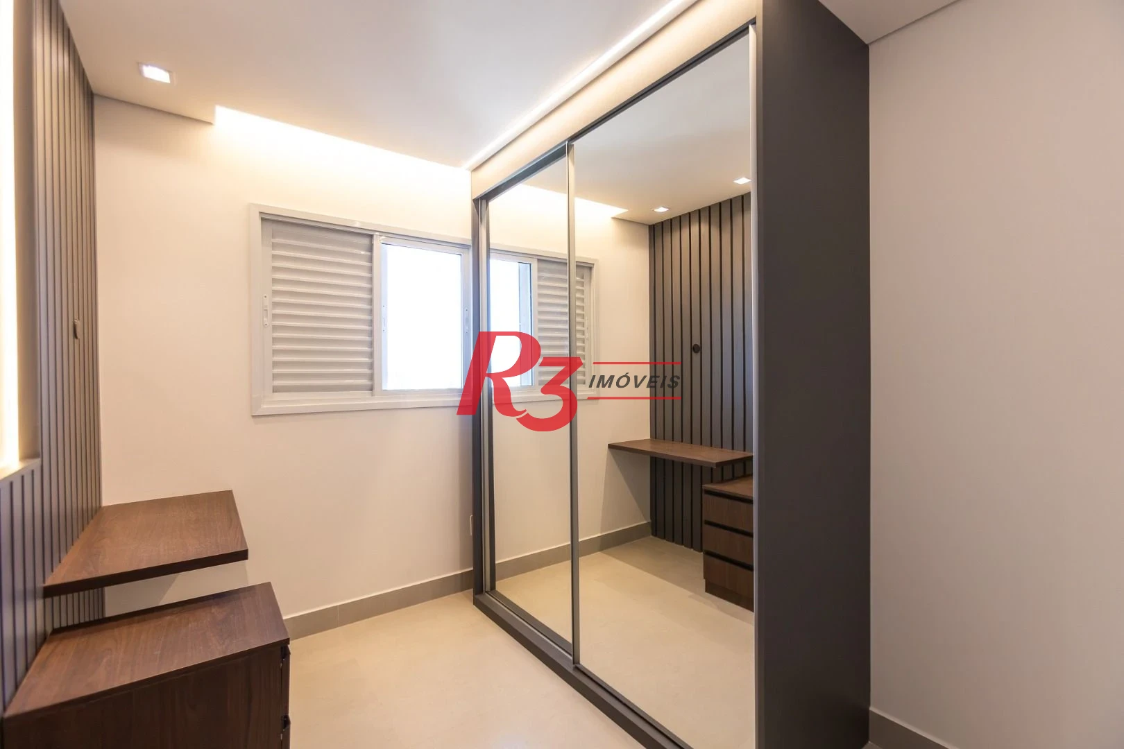 Apartamento com 2 dormitórios para alugar, 56 m² por R$ 4.800,02/mês - Macuco - Santos/SP