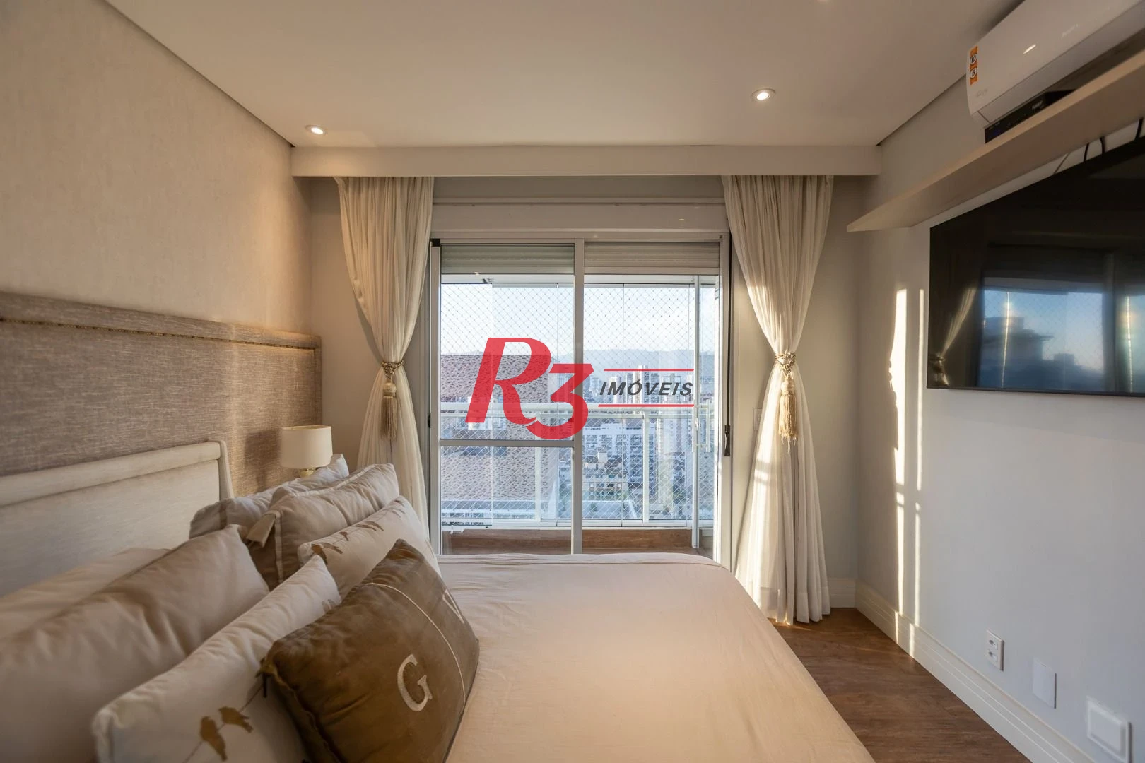 Apartamento com 4 dormitórios à venda, 180 m² por R$ 3.400.000,00 - Gonzaga - Santos/SP