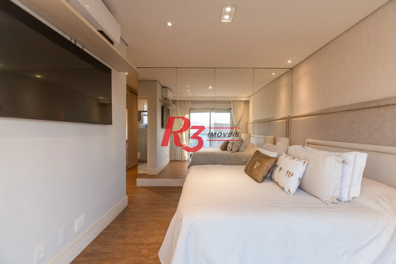 Apartamento com 4 dormitórios à venda, 180 m² por R$ 3.400.000,00 - Gonzaga - Santos/SP