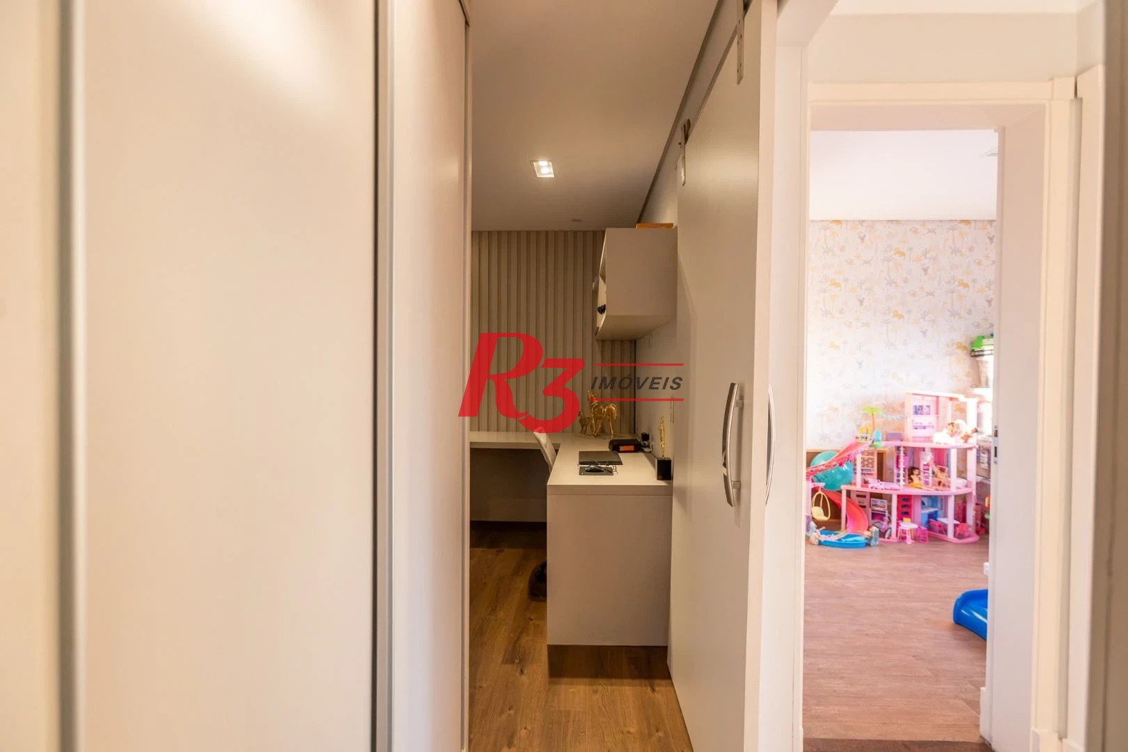 Apartamento com 4 dormitórios à venda, 180 m² por R$ 3.400.000,00 - Gonzaga - Santos/SP