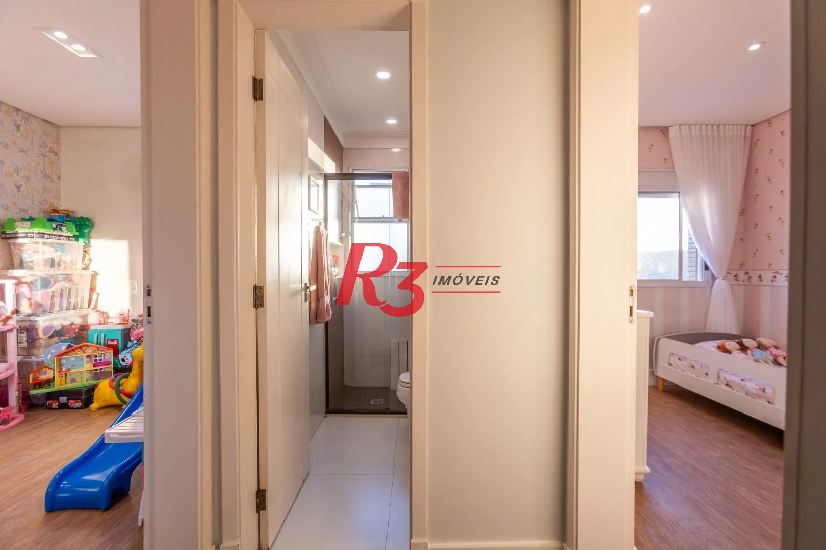 Apartamento com 4 dormitórios à venda, 180 m² por R$ 3.400.000,00 - Gonzaga - Santos/SP