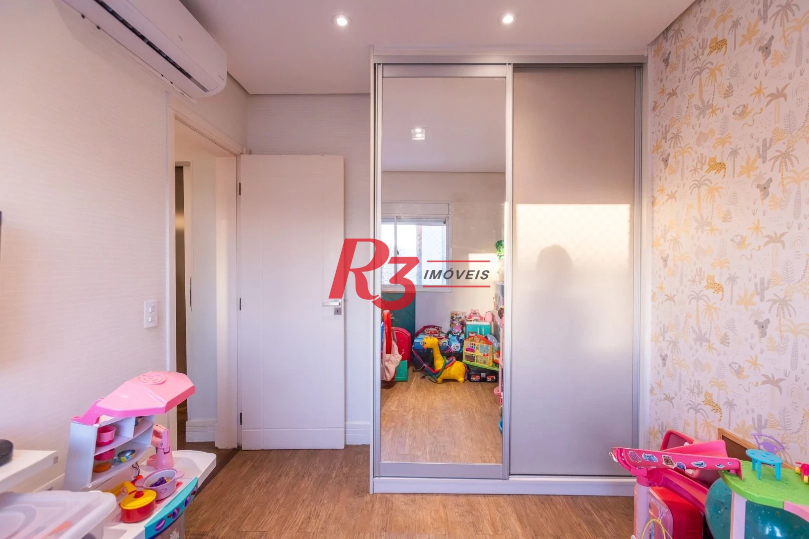 Apartamento com 4 dormitórios à venda, 180 m² por R$ 3.400.000,00 - Gonzaga - Santos/SP