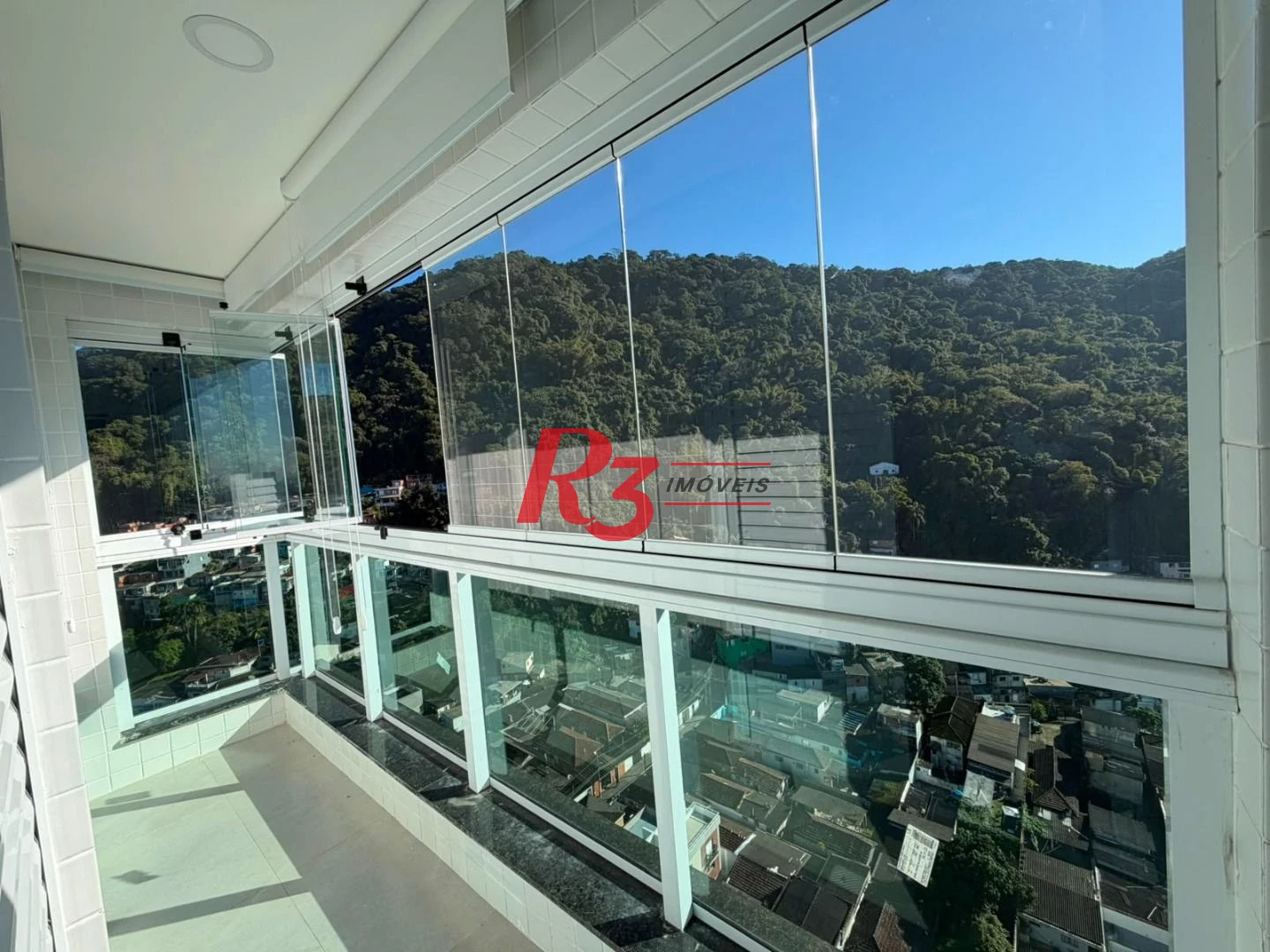 Apartamento com 2 dormitórios à venda, 65 m² por R$ 685.000,00 - Marapé - Santos/SP