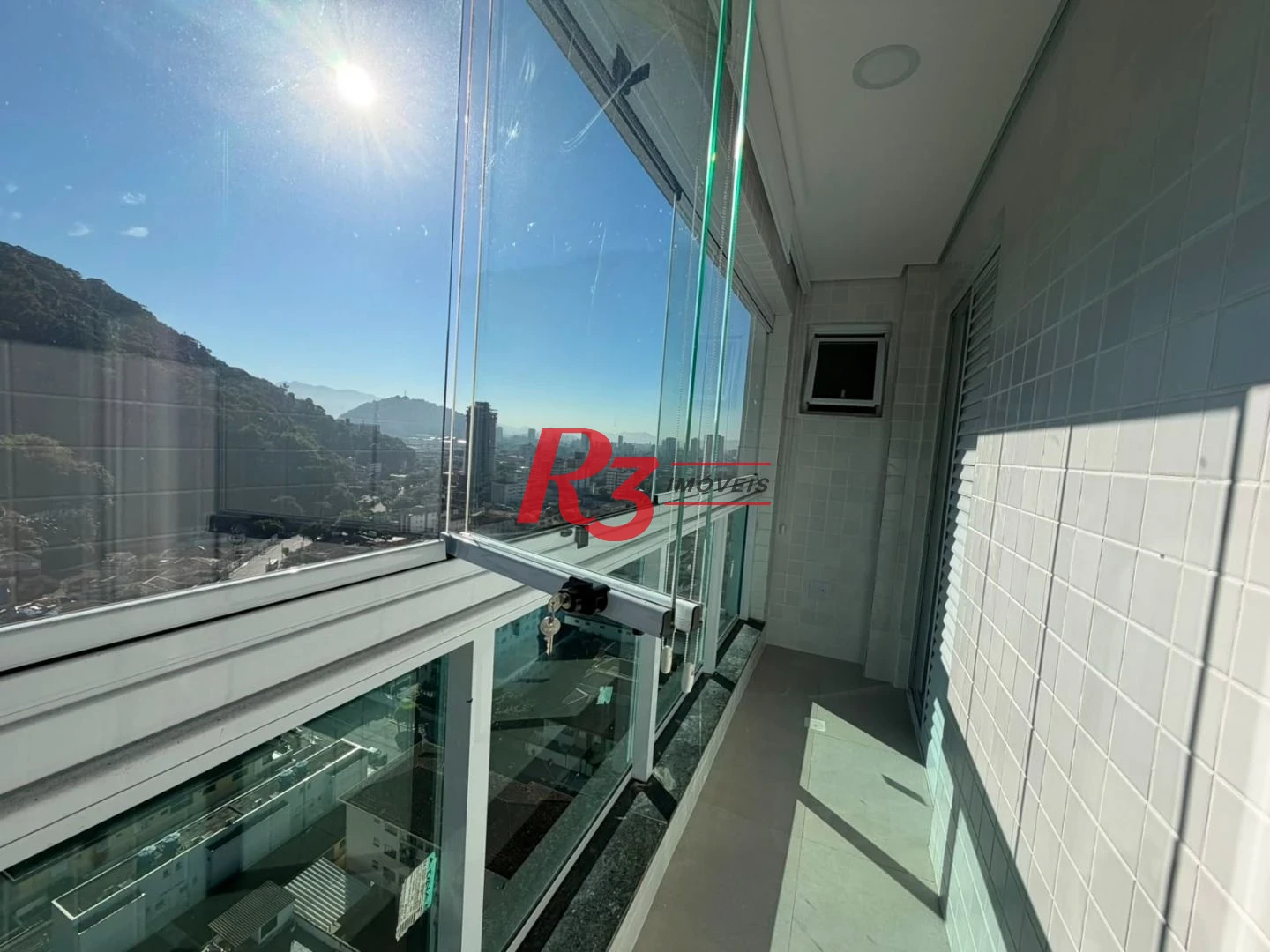 Apartamento com 2 dormitórios à venda, 65 m² por R$ 685.000,00 - Marapé - Santos/SP