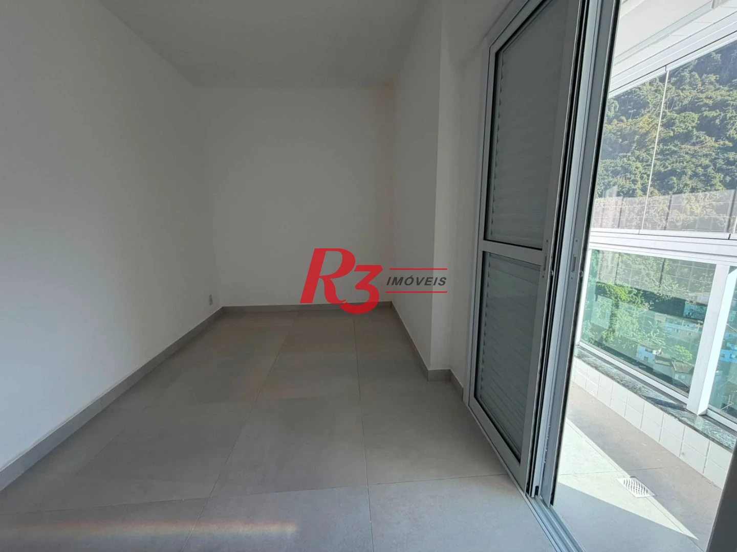 Apartamento com 2 dormitórios à venda, 65 m² por R$ 685.000,00 - Marapé - Santos/SP