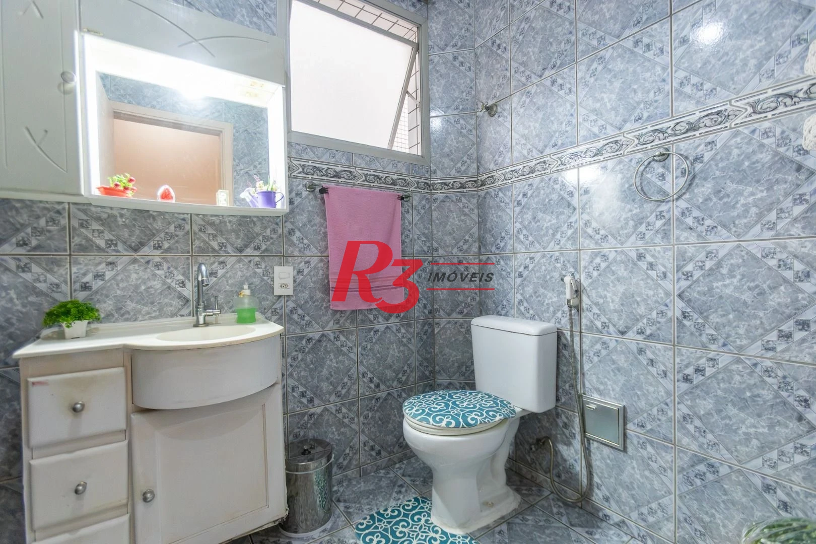 Apartamento com 2 dormitórios à venda, 75 m² por R$ 545.000,00 - Campo Grande - Santos/SP