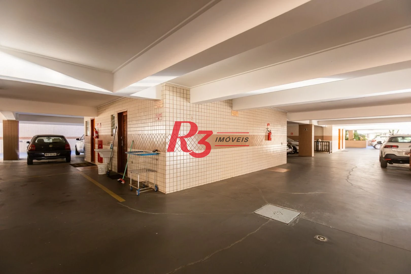 Apartamento com 2 dormitórios à venda, 75 m² por R$ 545.000,00 - Campo Grande - Santos/SP