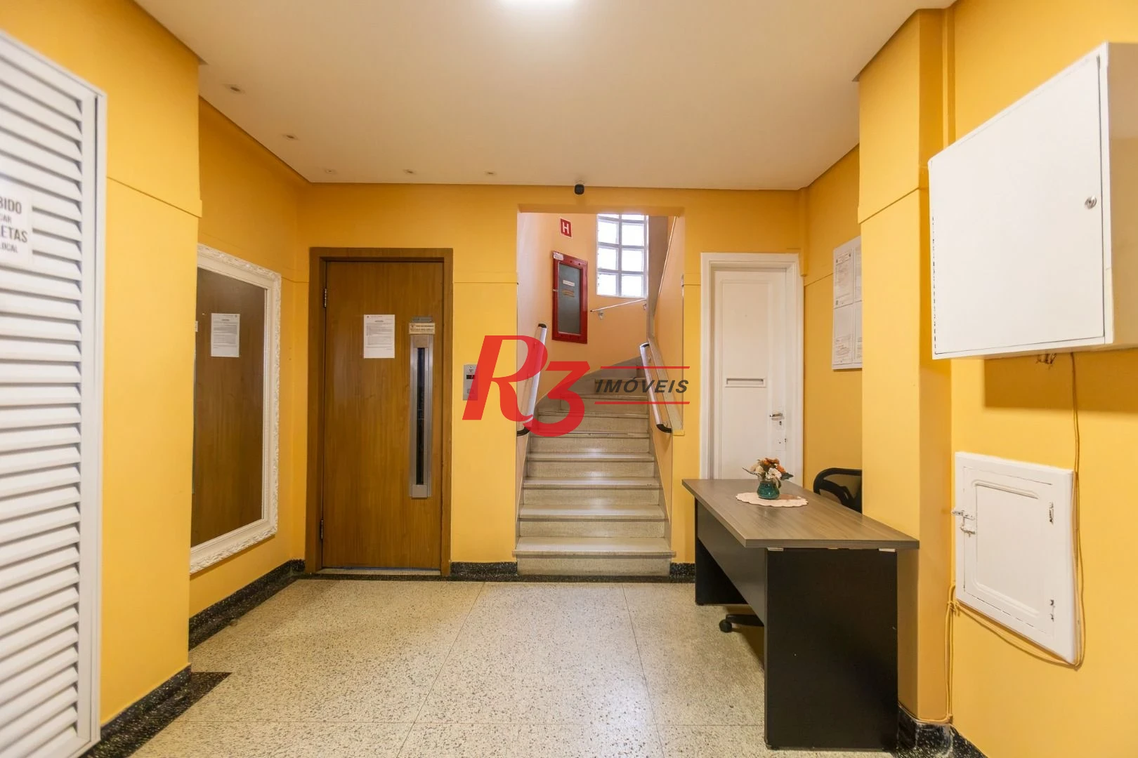 Kitnet com 1 dormitório à venda, 30 m² por R$ 300.000,00 - Gonzaga - Santos/SP