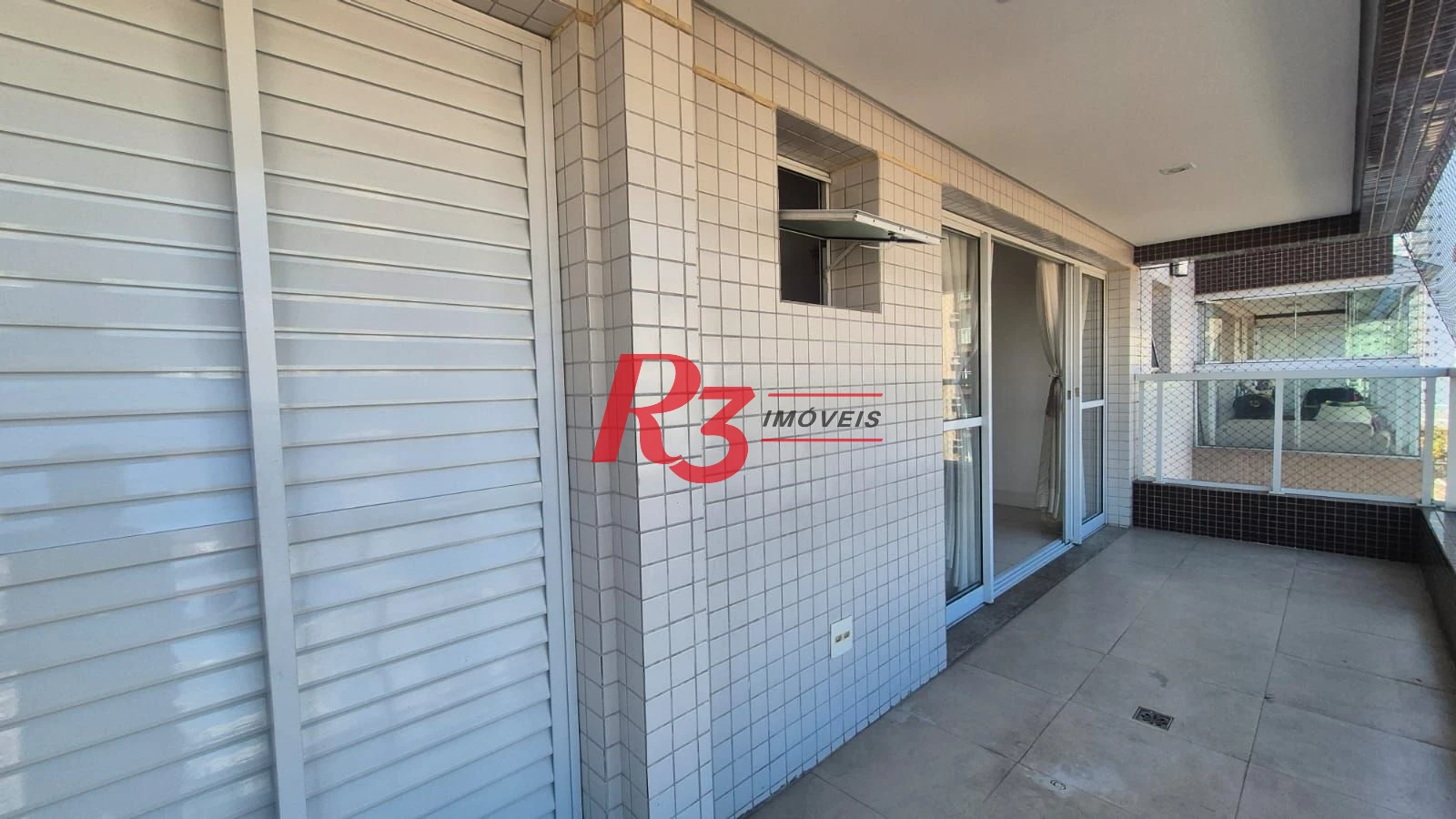 Oportunidade para locação, 2 quartos, 2 sacadas grandes, 3 wcs, lazer completo e 1 vaga demarcada, rico em planejados! Oportunidade!!!