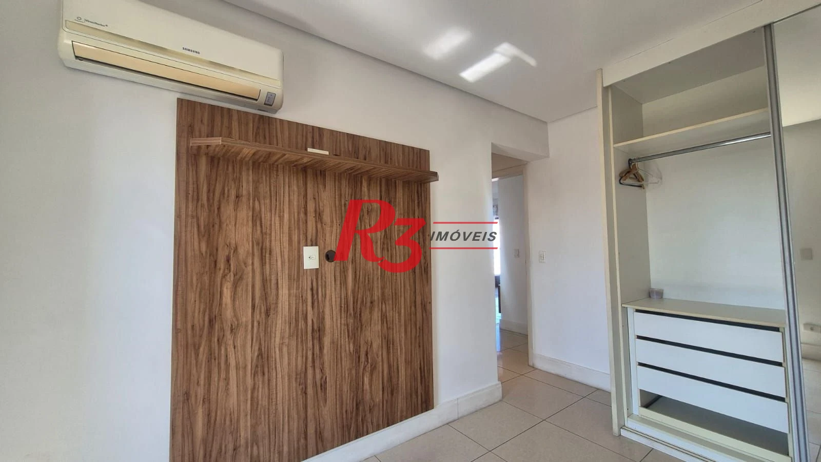 Oportunidade para locação, 2 quartos, 2 sacadas grandes, 3 wcs, lazer completo e 1 vaga demarcada, rico em planejados! Oportunidade!!!