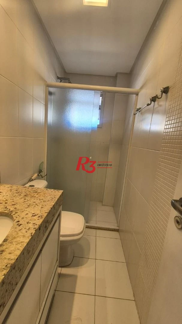 Oportunidade para locação, 2 quartos, 2 sacadas grandes, 3 wcs, lazer completo e 1 vaga demarcada, rico em planejados! Oportunidade!!!