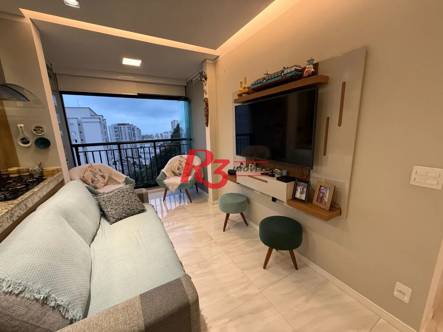 Apartamento com 2 dormitórios para alugar, 63 m² por R$ 4.800,00/mês - Marapé - Santos/SP