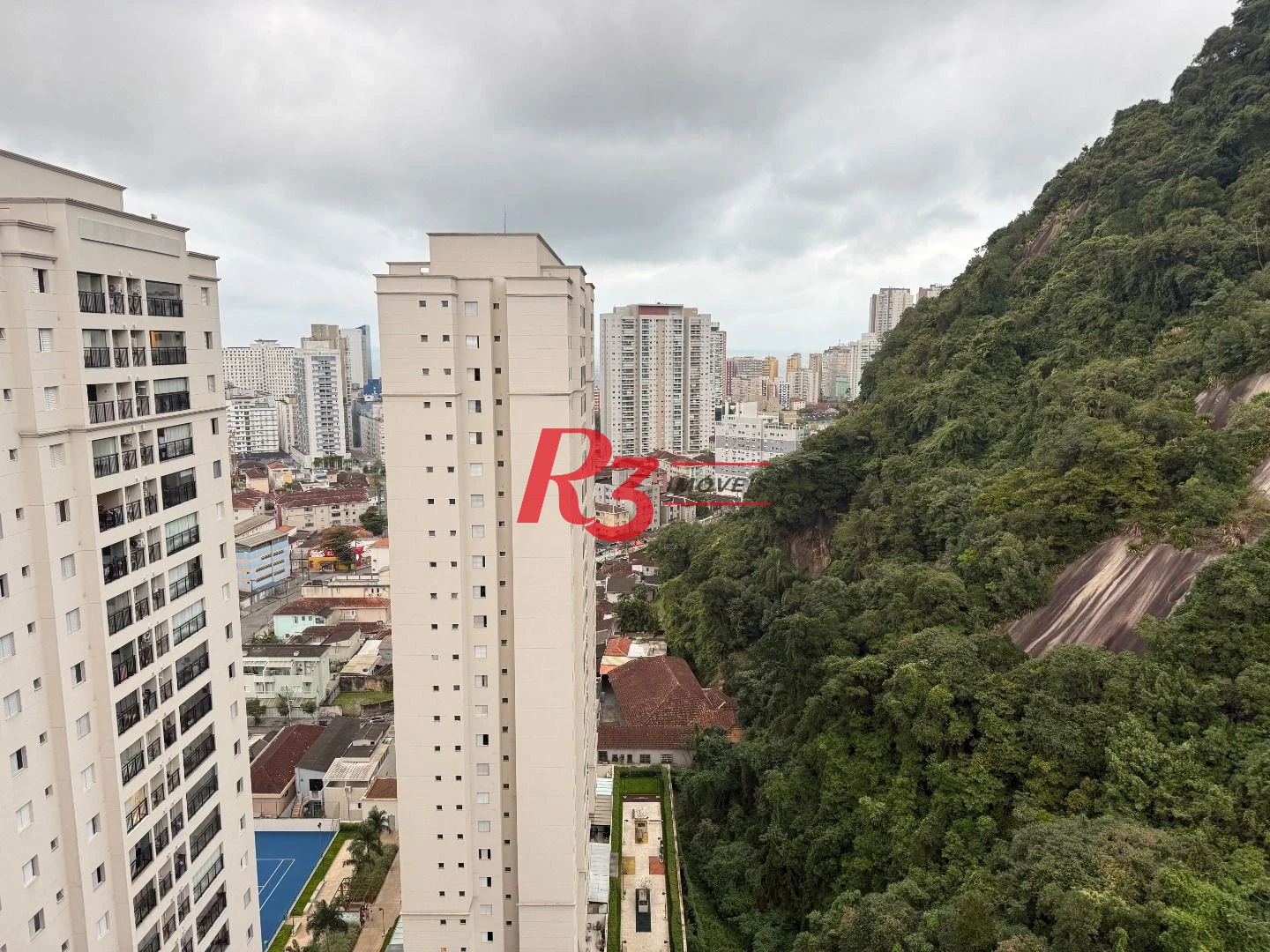 Apartamento com 2 dormitórios para alugar, 63 m² por R$ 4.800,00/mês - Marapé - Santos/SP