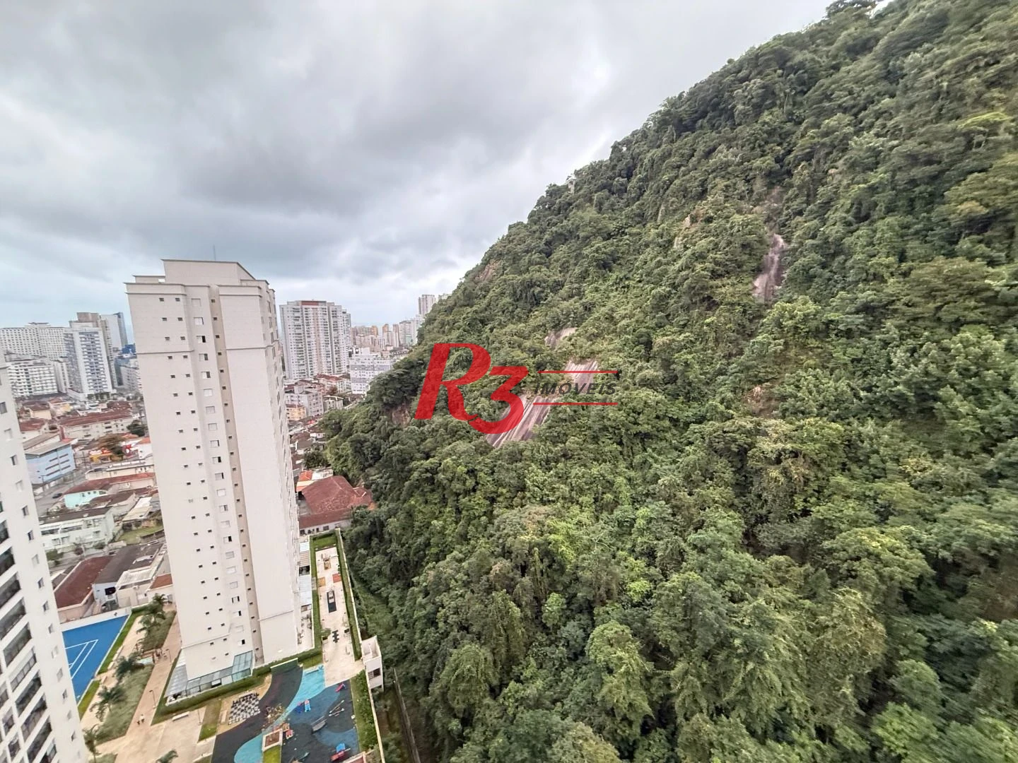 Apartamento com 2 dormitórios para alugar, 63 m² por R$ 4.800,00/mês - Marapé - Santos/SP