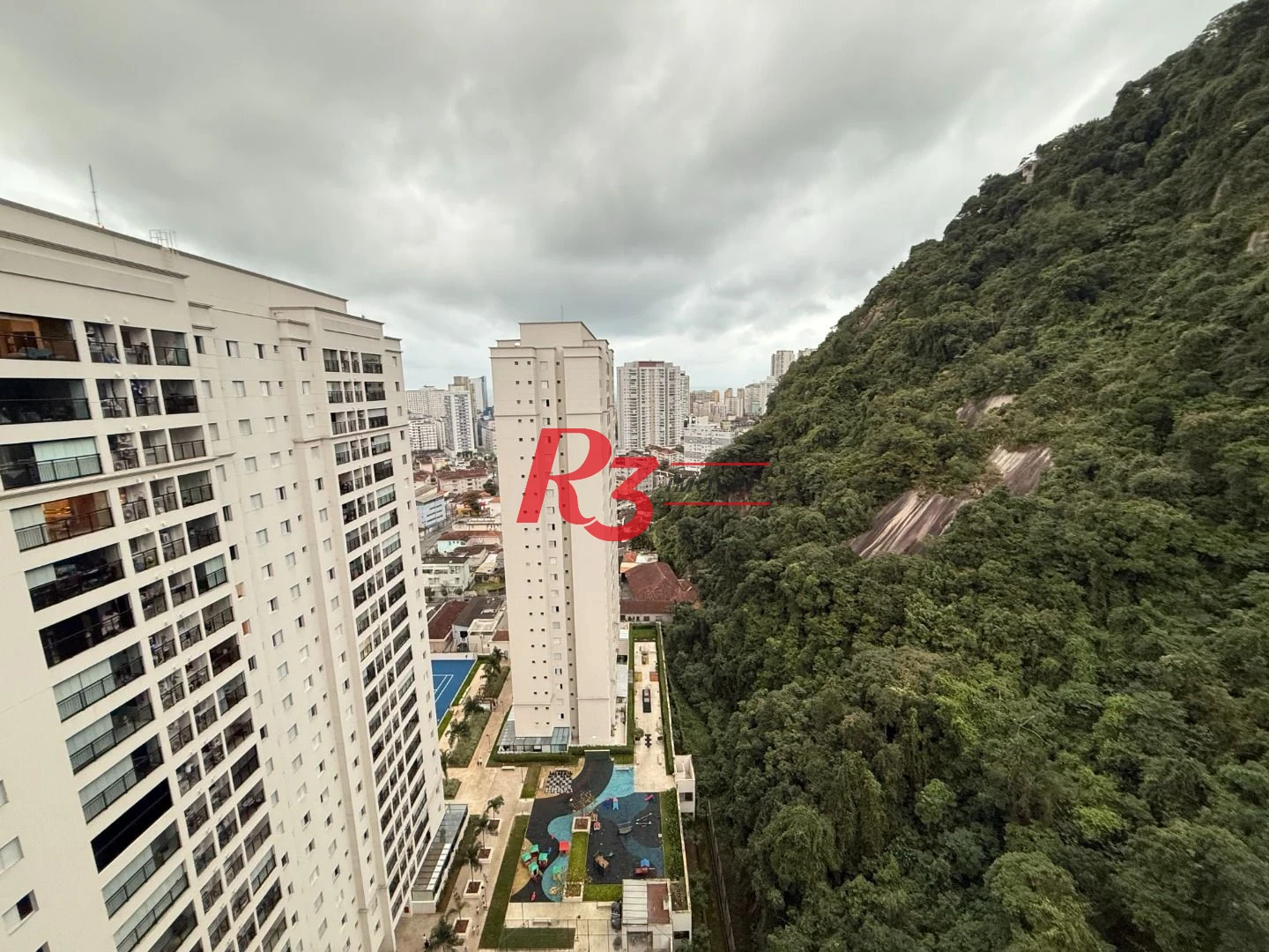 Apartamento com 2 dormitórios para alugar, 63 m² por R$ 4.800,00/mês - Marapé - Santos/SP