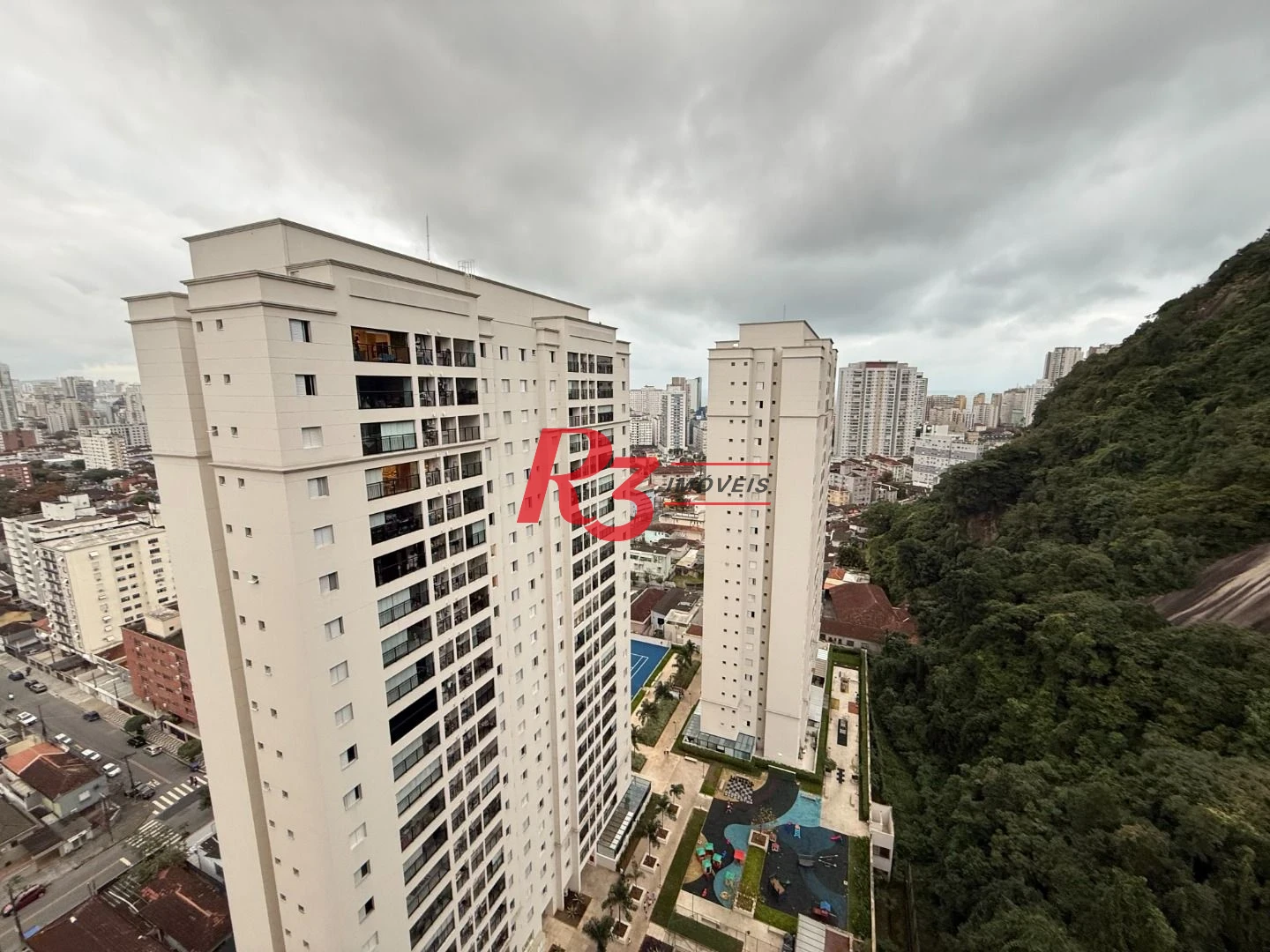 Apartamento com 2 dormitórios para alugar, 63 m² por R$ 4.800,00/mês - Marapé - Santos/SP