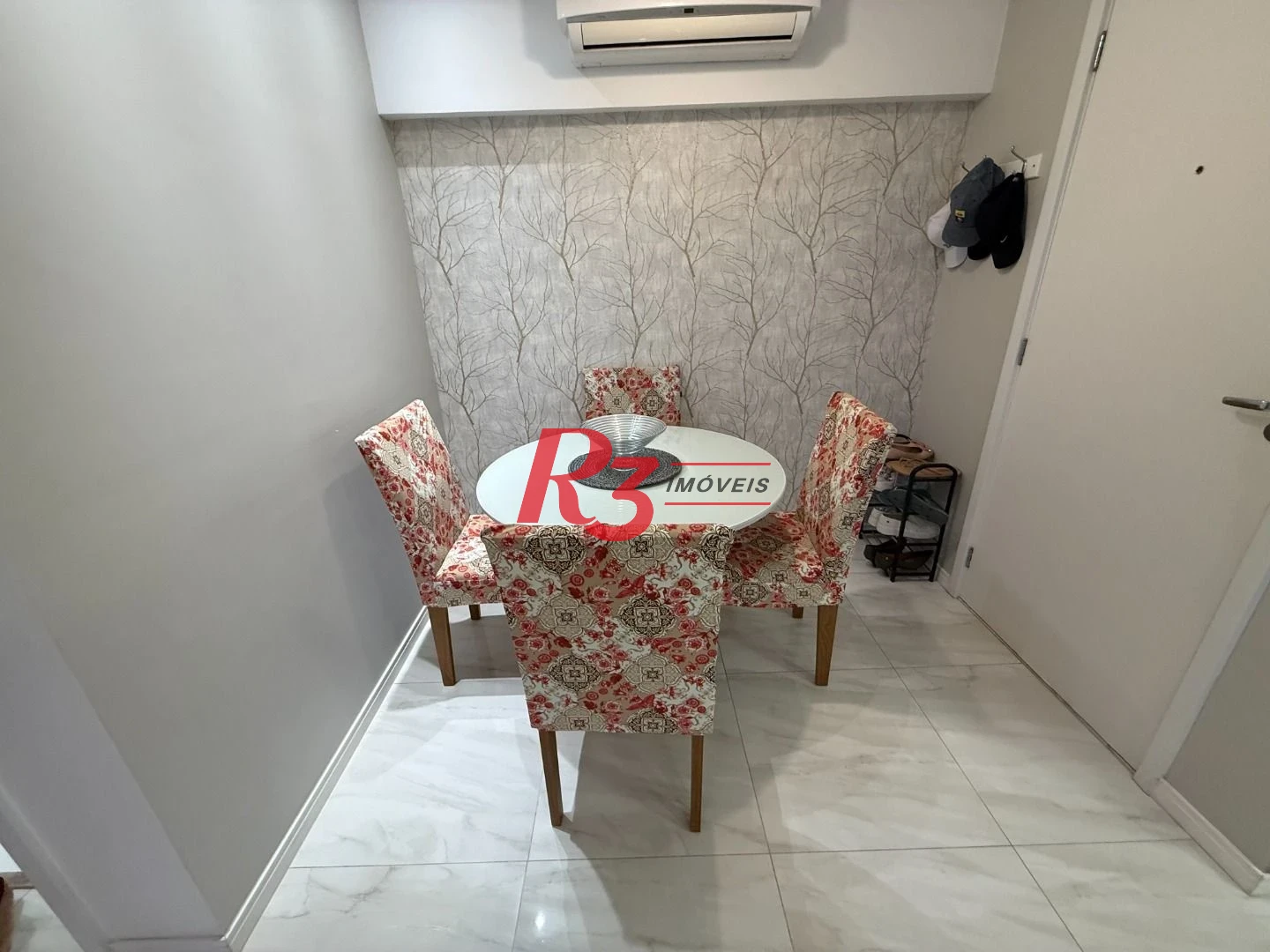 Apartamento com 2 dormitórios para alugar, 63 m² por R$ 4.800,00/mês - Marapé - Santos/SP