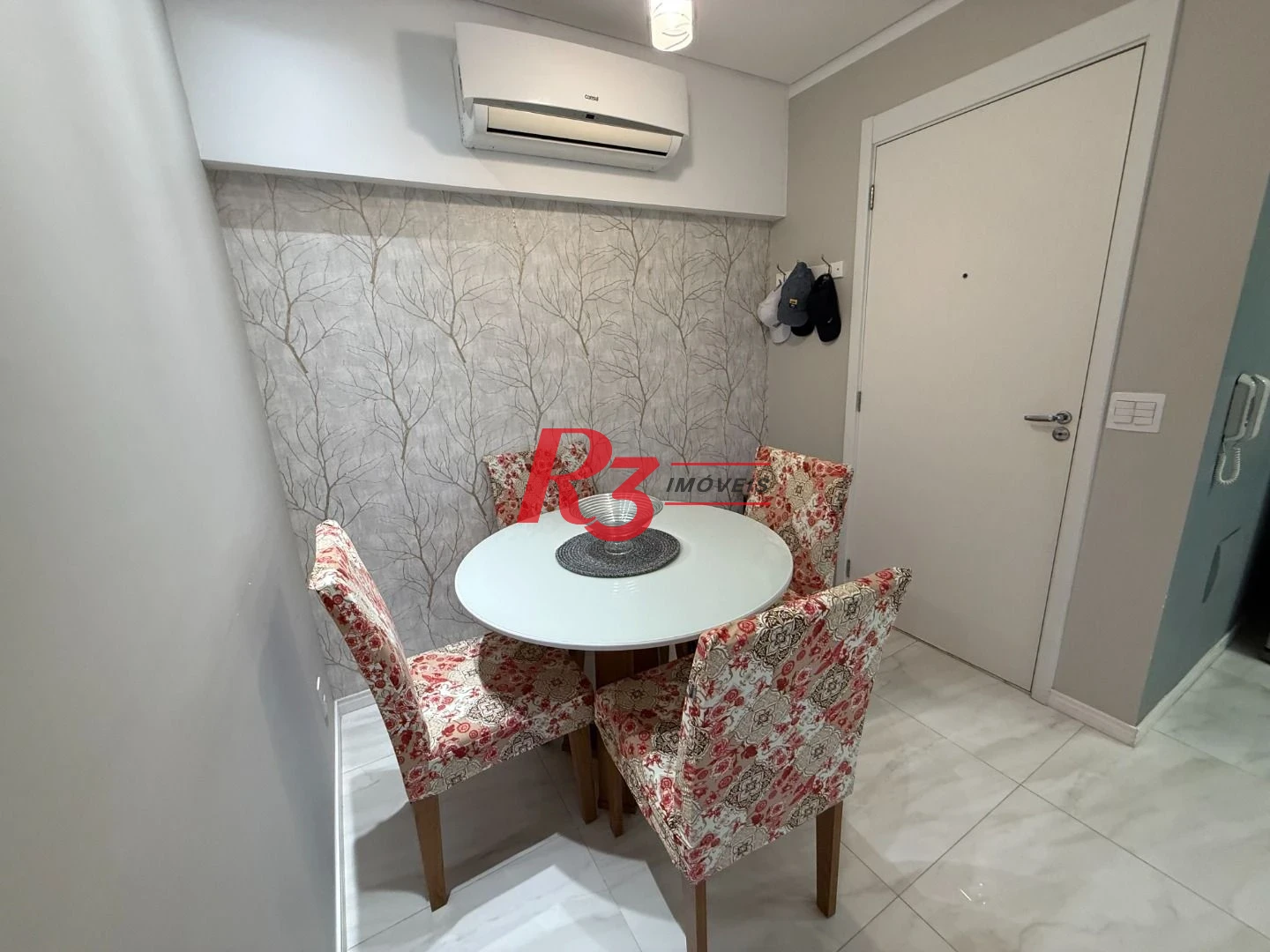 Apartamento com 2 dormitórios para alugar, 63 m² por R$ 4.800,00/mês - Marapé - Santos/SP