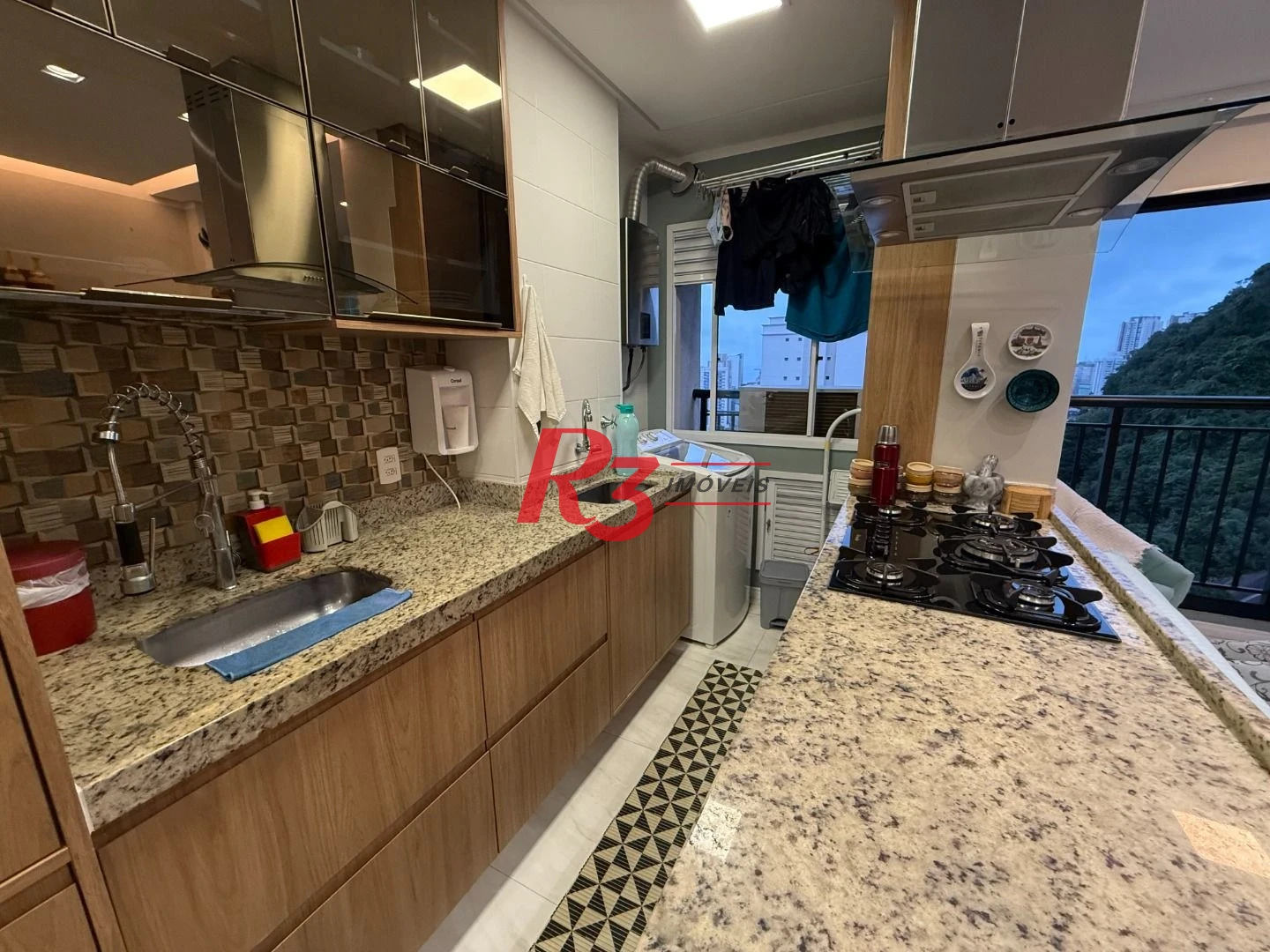 Apartamento com 2 dormitórios para alugar, 63 m² por R$ 4.800,00/mês - Marapé - Santos/SP