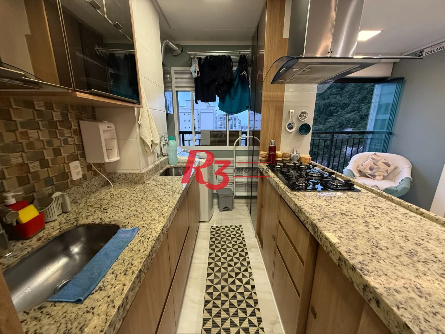 Apartamento com 2 dormitórios para alugar, 63 m² por R$ 4.800,00/mês - Marapé - Santos/SP
