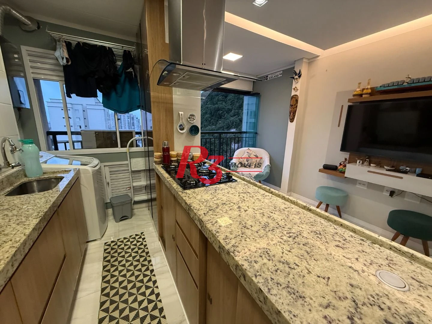 Apartamento com 2 dormitórios para alugar, 63 m² por R$ 4.800,00/mês - Marapé - Santos/SP