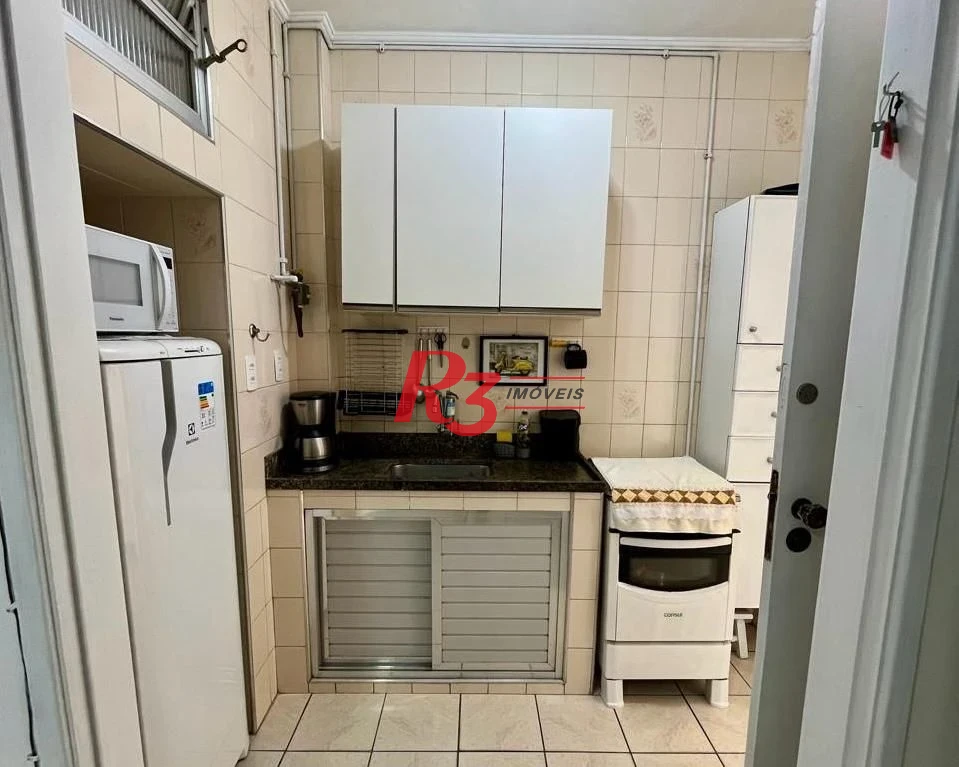 Kitnet com 1 dormitório à venda, 37 m² por R$ 310.000,00 - Embaré - Santos/SP