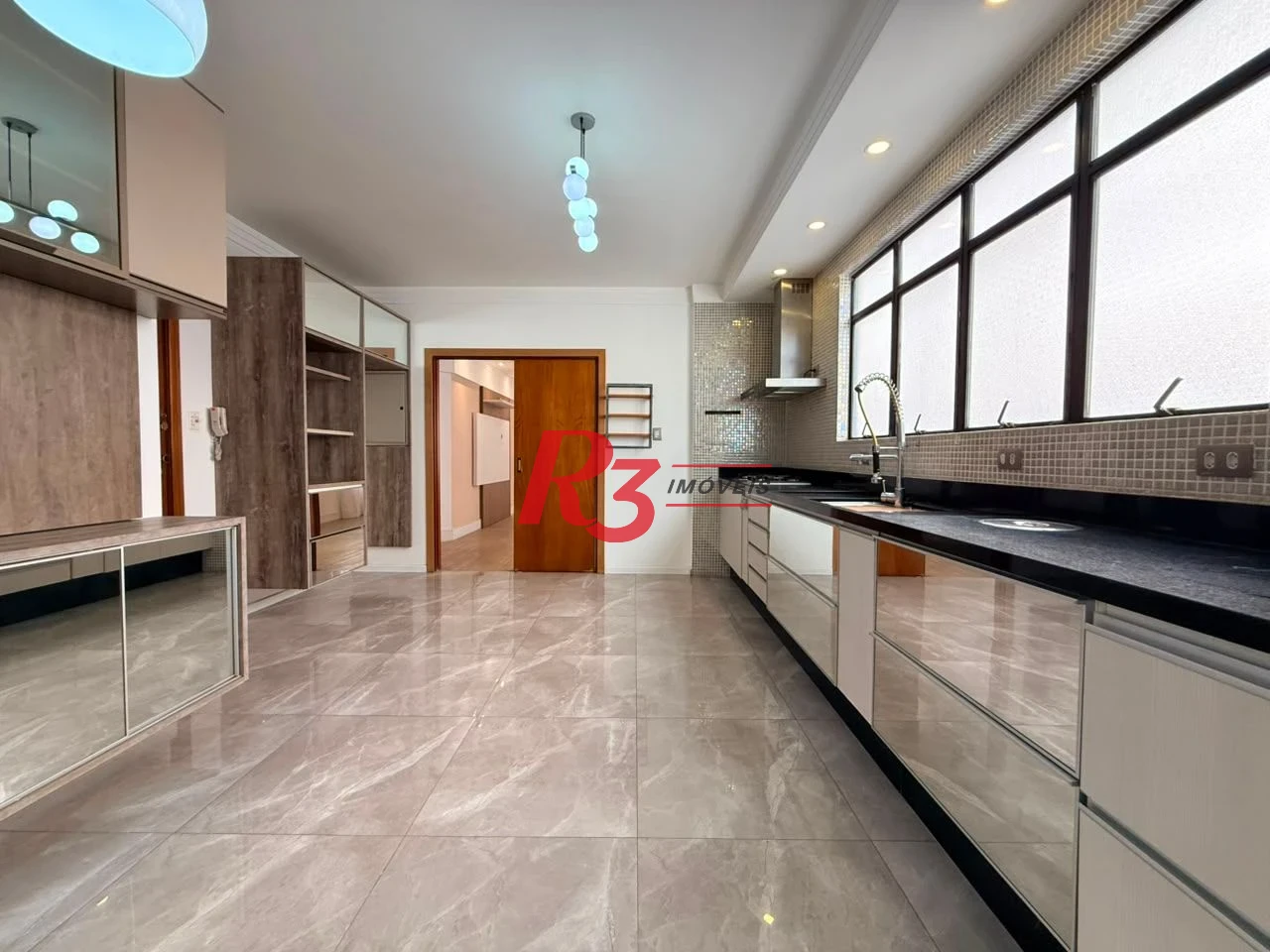 Apartamento com 3 dormitórios à venda, 145 m² por R$ 1.350.000,00 - Pompéia - Santos/SP
