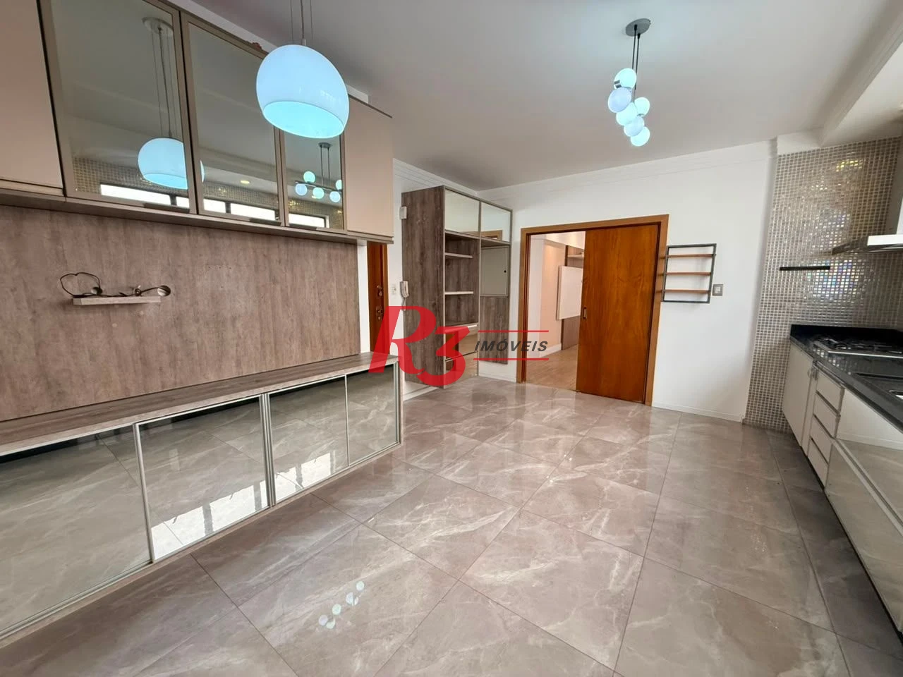 Apartamento com 3 dormitórios à venda, 145 m² por R$ 1.350.000,00 - Pompéia - Santos/SP