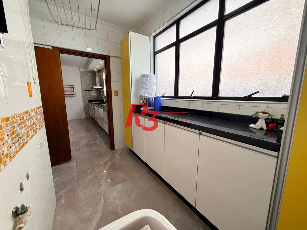 Apartamento com 3 dormitórios à venda, 145 m² por R$ 1.350.000,00 - Pompéia - Santos/SP