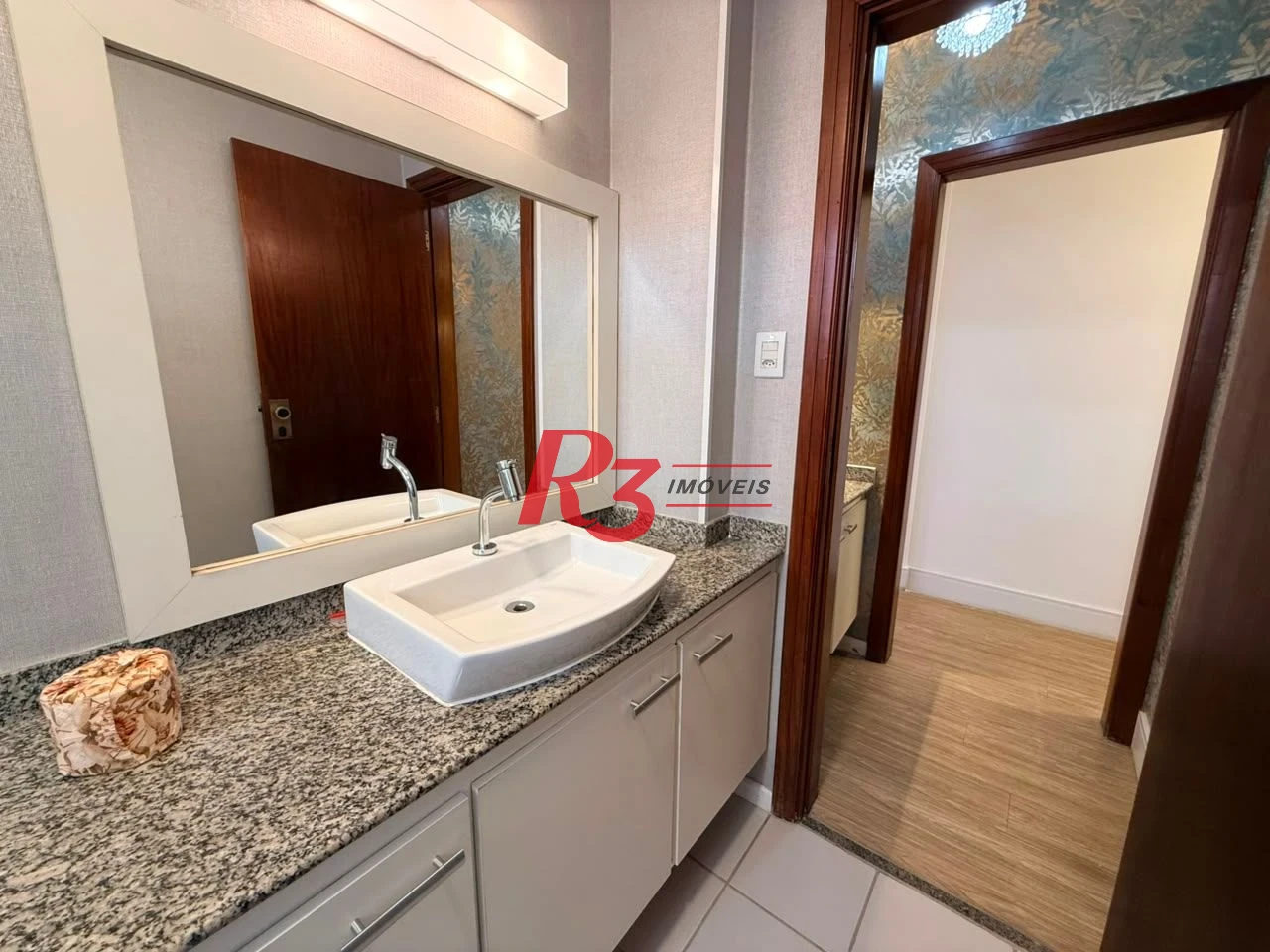 Apartamento com 3 dormitórios à venda, 145 m² por R$ 1.350.000,00 - Pompéia - Santos/SP