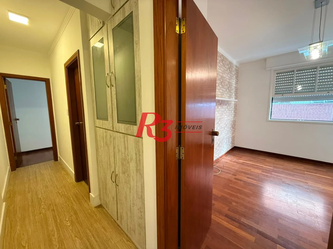 Apartamento com 3 dormitórios à venda, 145 m² por R$ 1.350.000,00 - Pompéia - Santos/SP