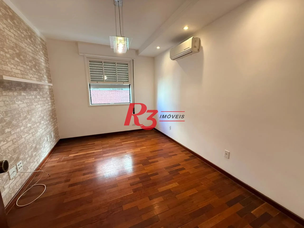 Apartamento com 3 dormitórios à venda, 145 m² por R$ 1.350.000,00 - Pompéia - Santos/SP