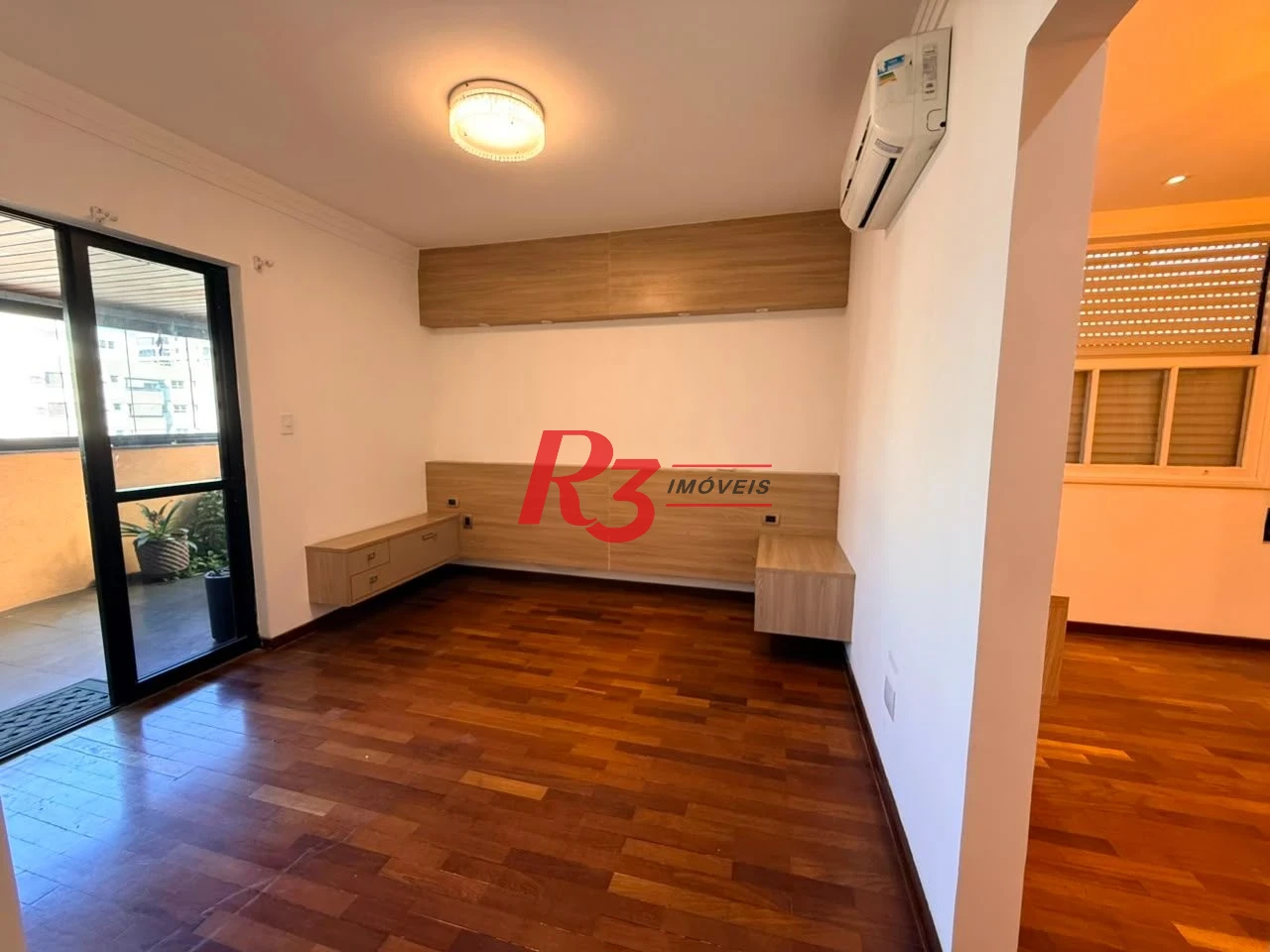 Apartamento com 3 dormitórios à venda, 145 m² por R$ 1.350.000,00 - Pompéia - Santos/SP