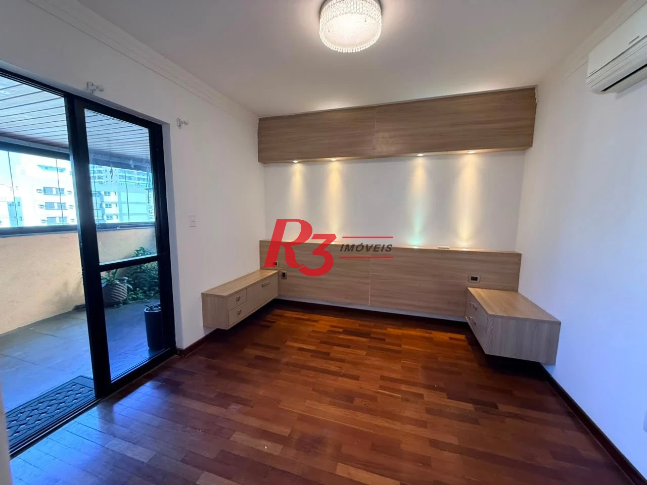 Apartamento com 3 dormitórios à venda, 145 m² por R$ 1.350.000,00 - Pompéia - Santos/SP